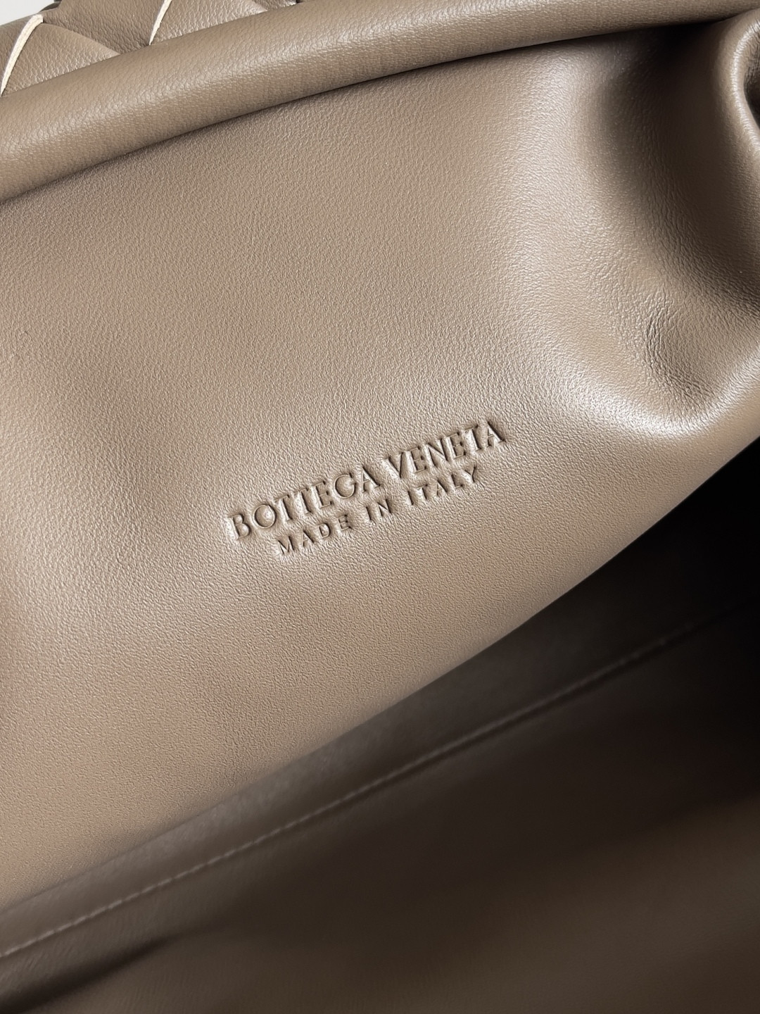 BOTTEGA VENETA LAUREN CLUTCH Andiamo Parachute 31x16.5x11cm