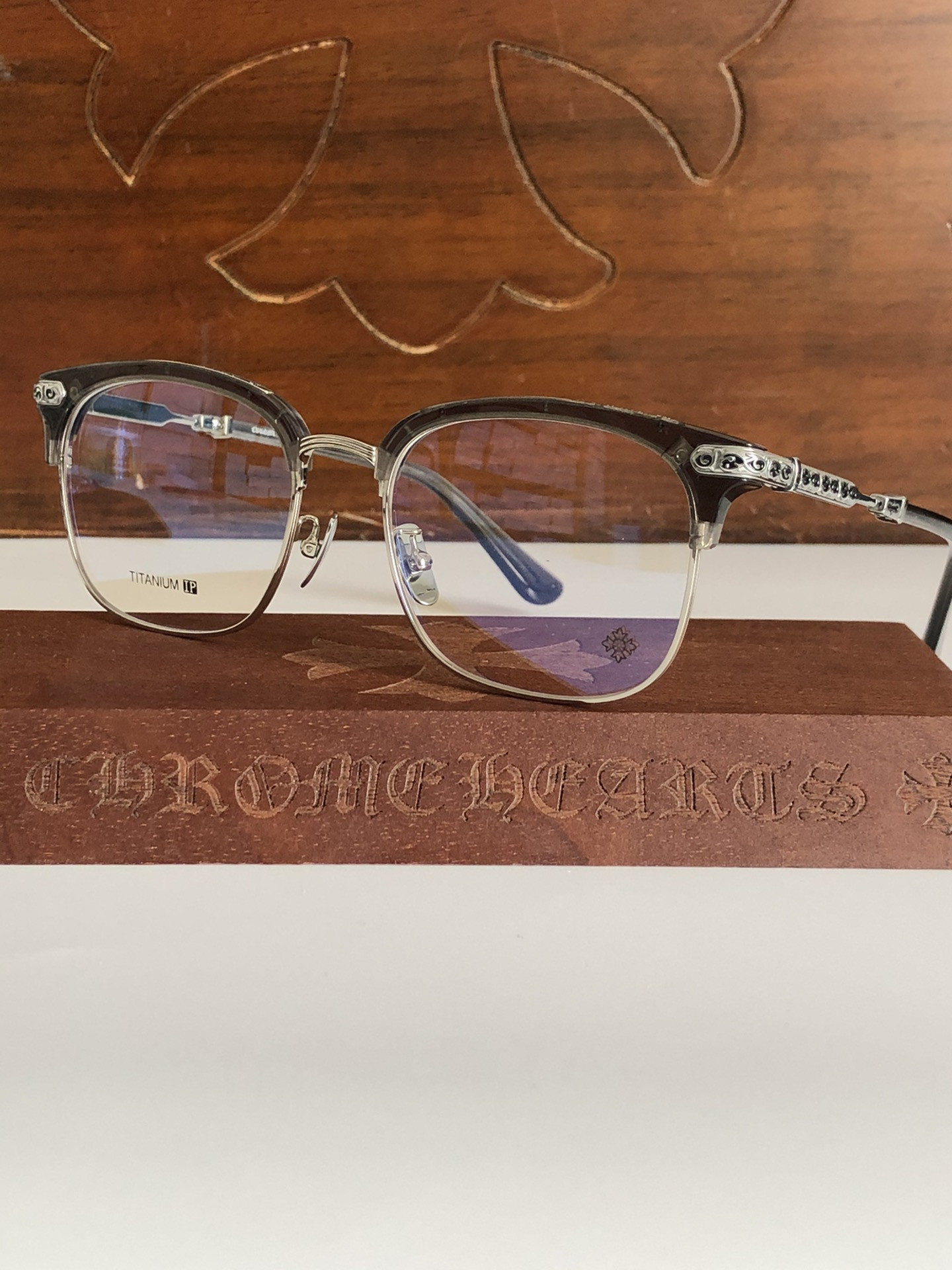 Ch*0me He**ts glasses vertical smile i 57-19-148