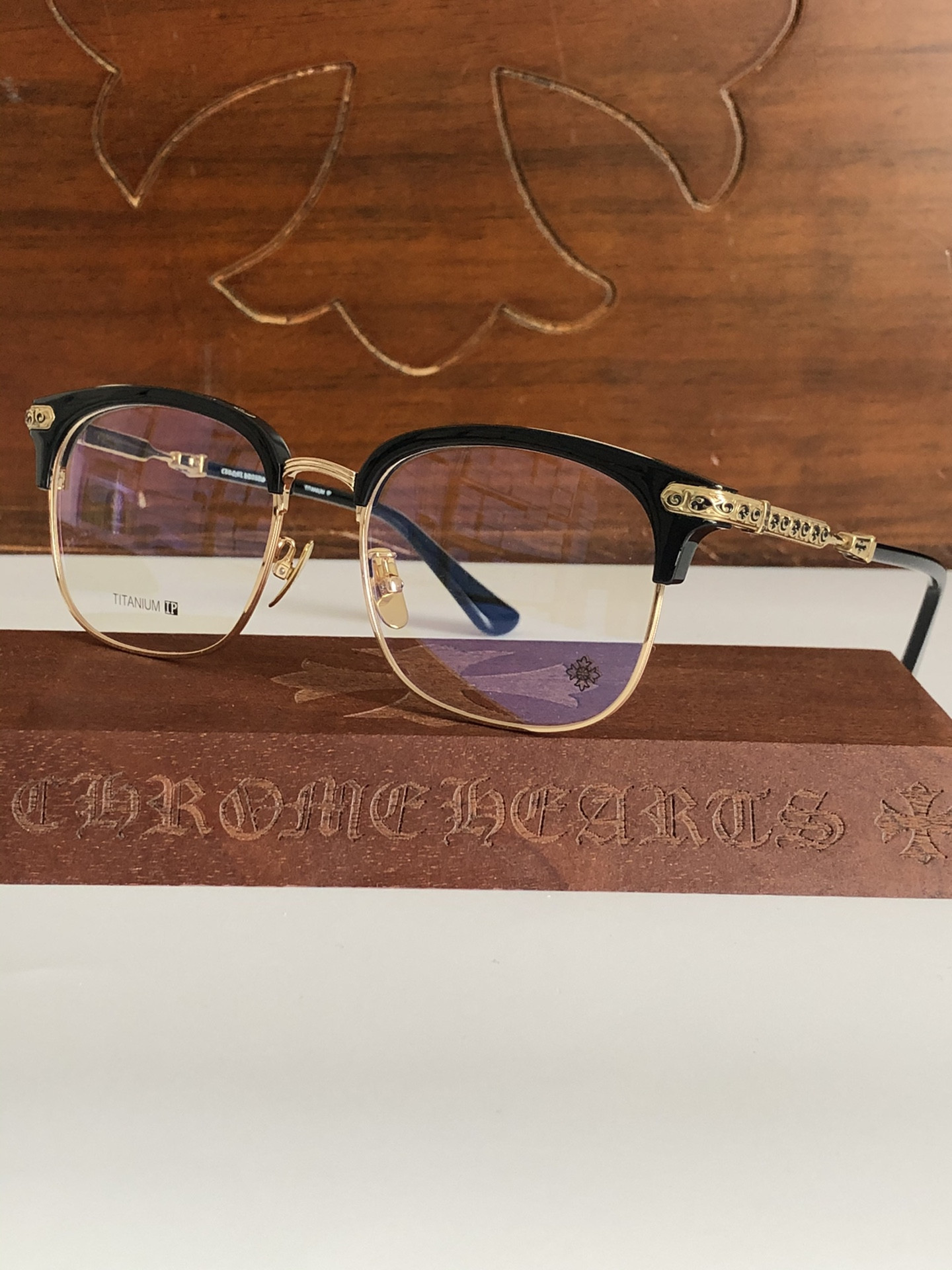 Ch*0me He**ts glasses vertical smile i 57-19-148