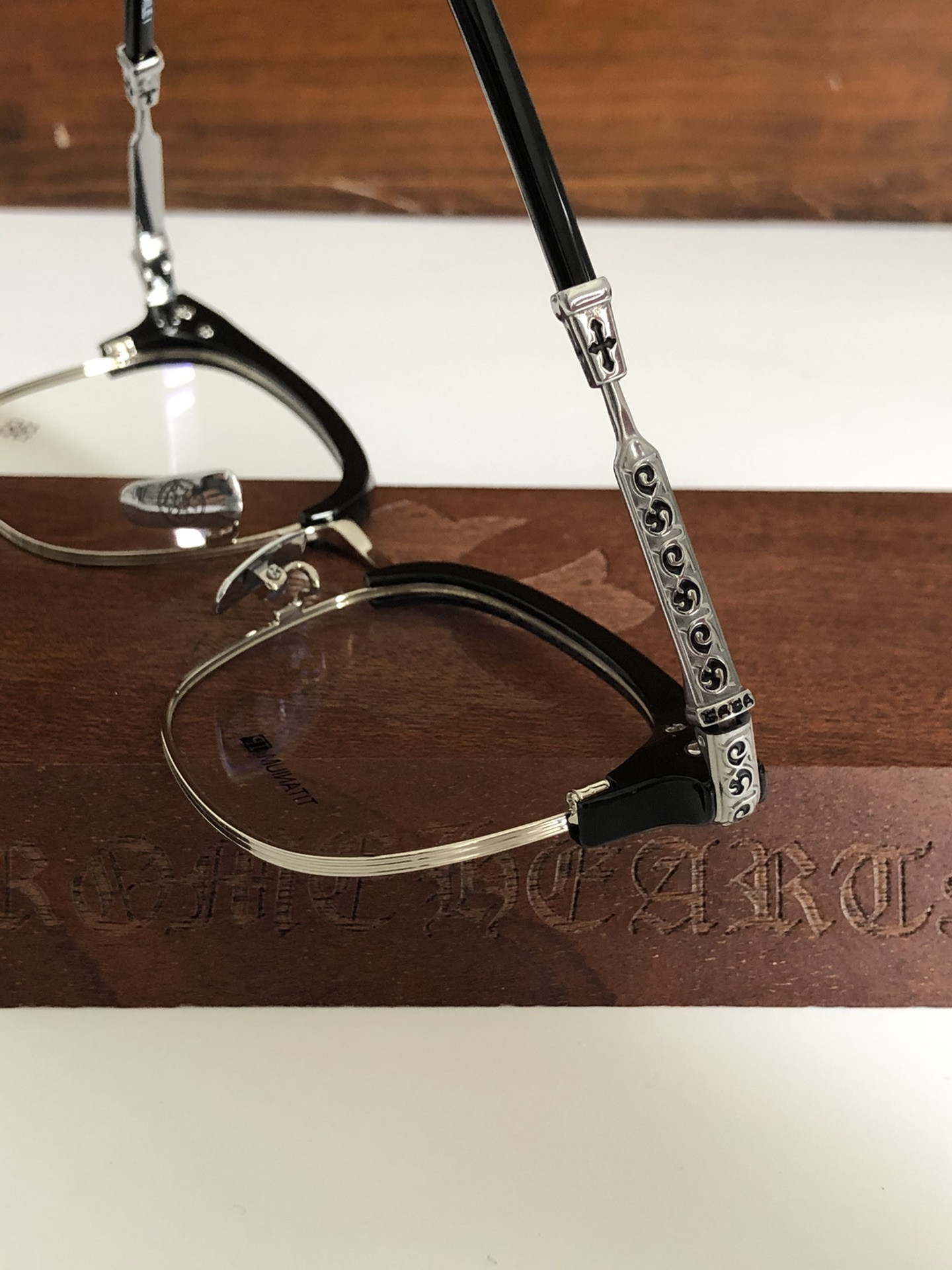 Ch*0me He**ts glasses vertical smile i 57-19-148