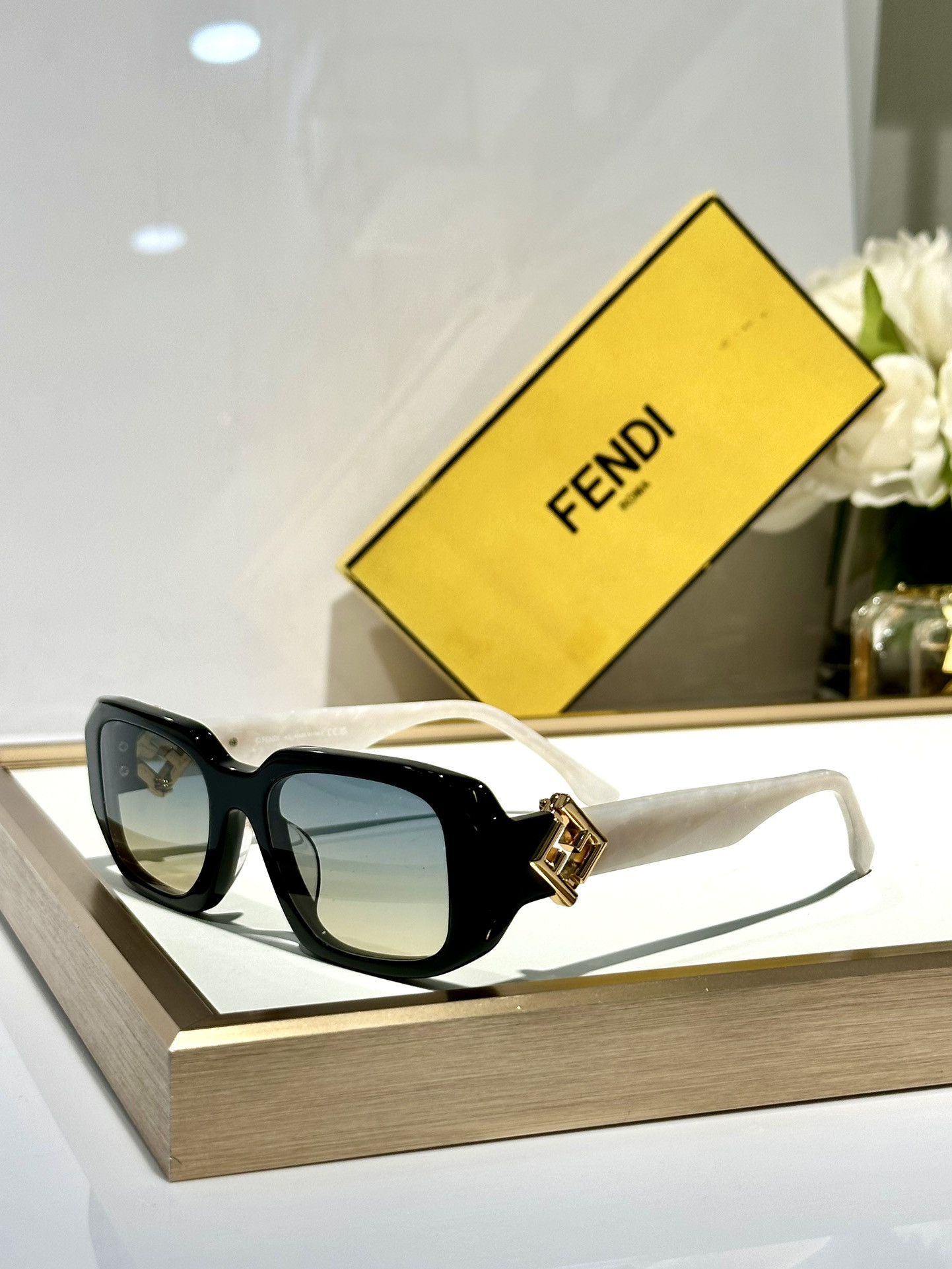 Fendi Glasses FE40151U 50-21-135
