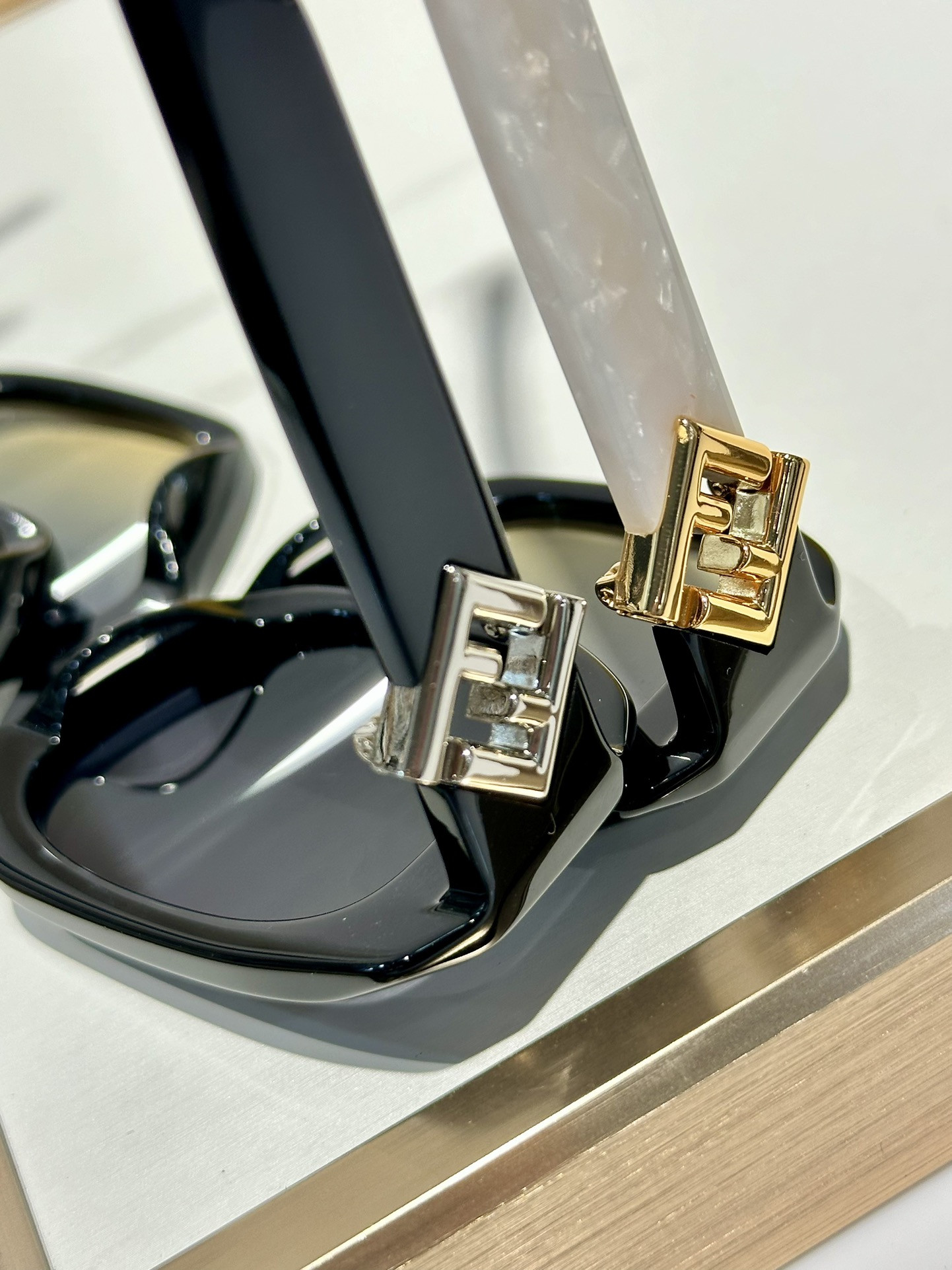 Fendi Glasses FE40151U 50-21-135