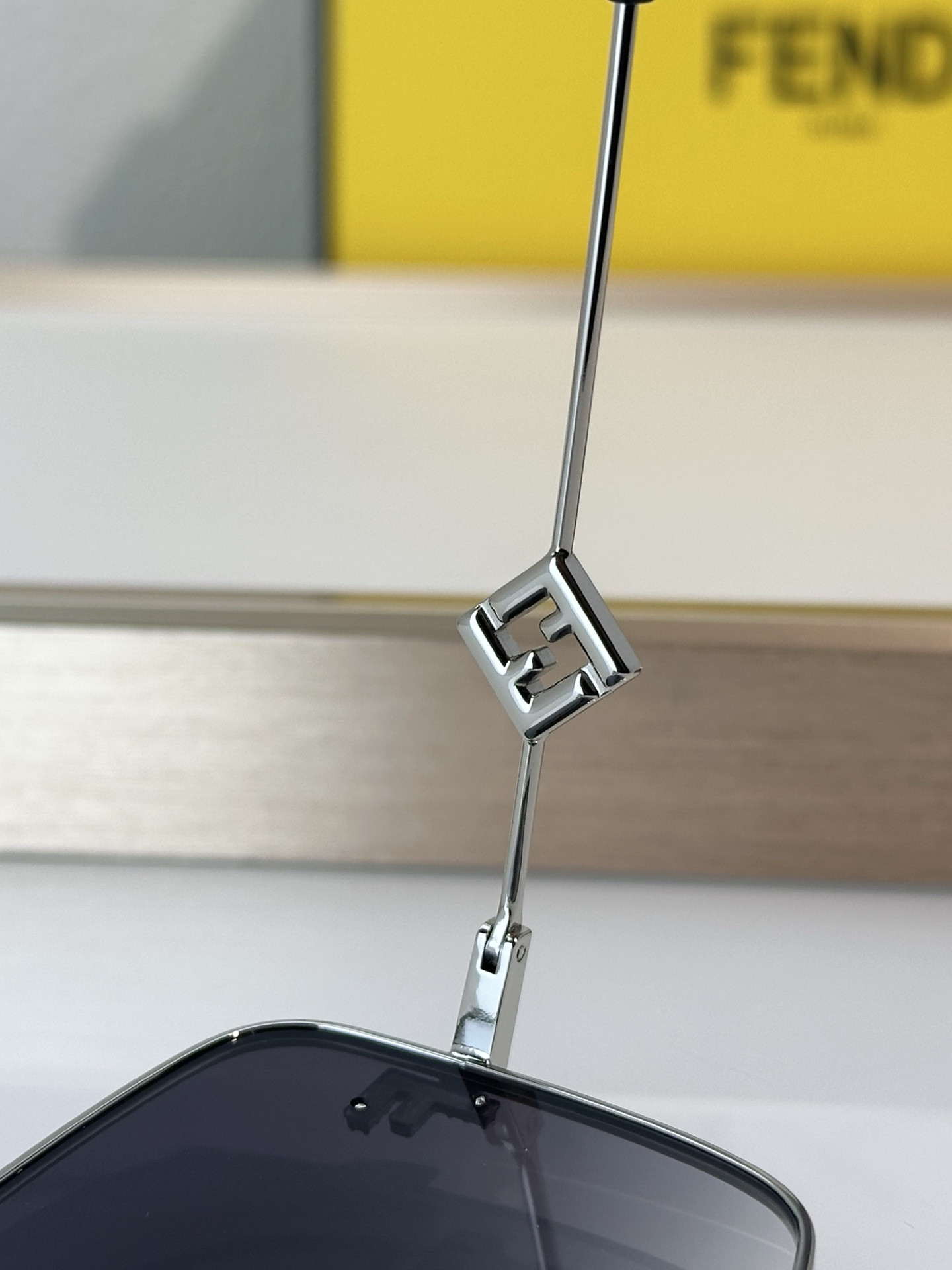 Fendi Glasses FE40149U 58-19-140