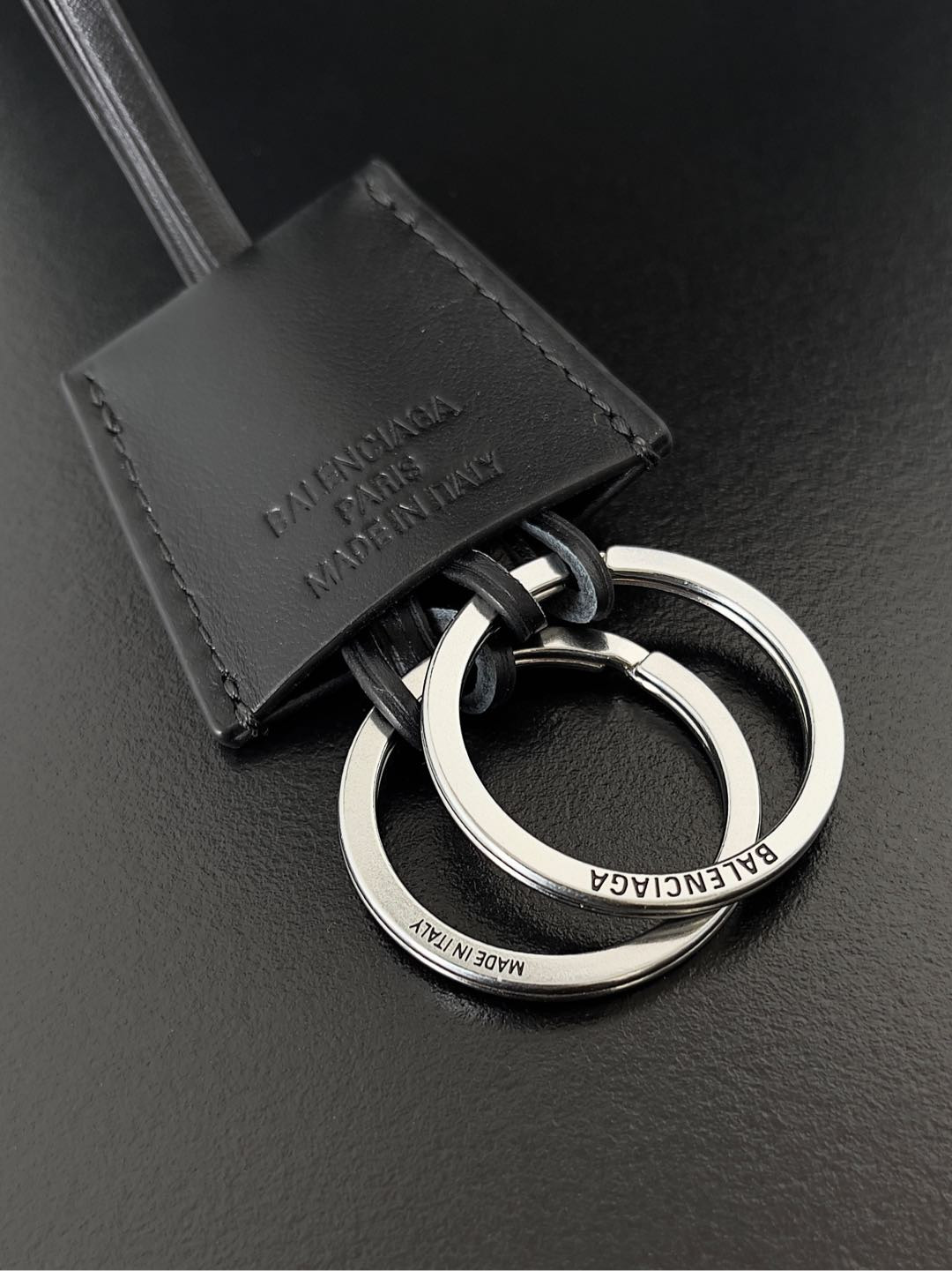 Balenciaga Bel Air Hobo 26.9×25.9×9.9cm 811018m