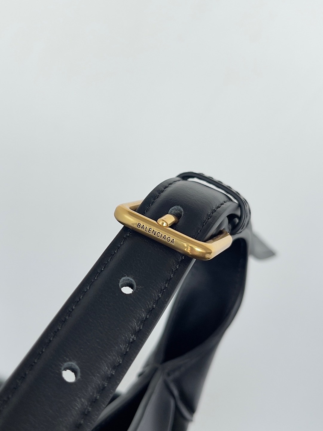 Balenciaga Bel Air Hobo 26.9×25.9×9.9cm 811018m