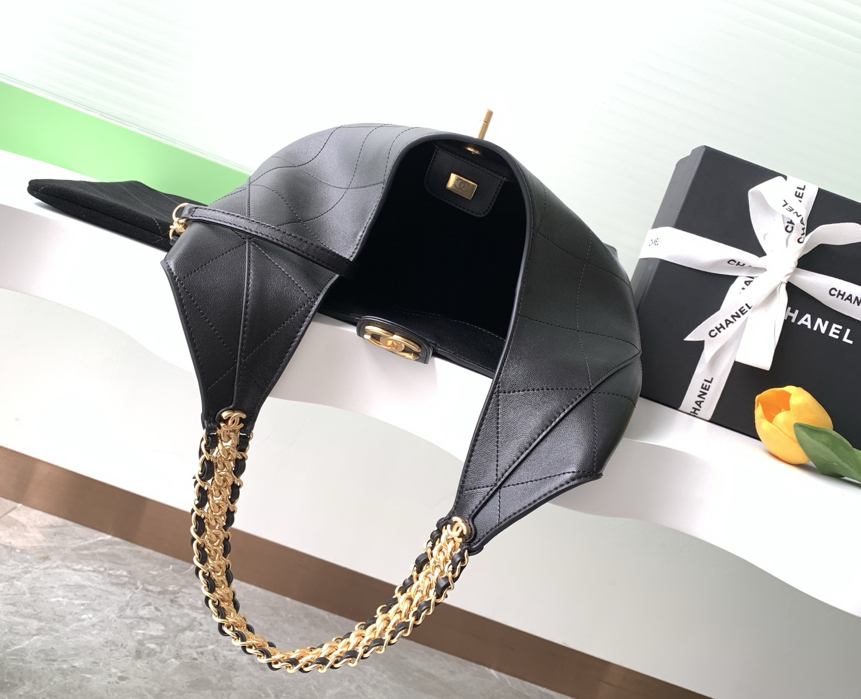 Chanel Large Hobo Bag AS5410 35x30x14cm