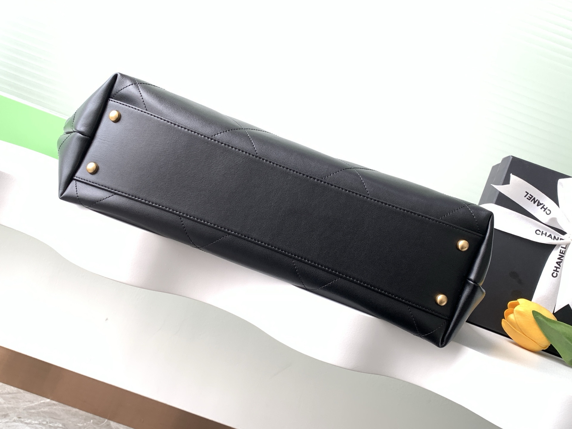 Chanel Maxi Shopping Bag AS5463 36 x 59 x 13cm