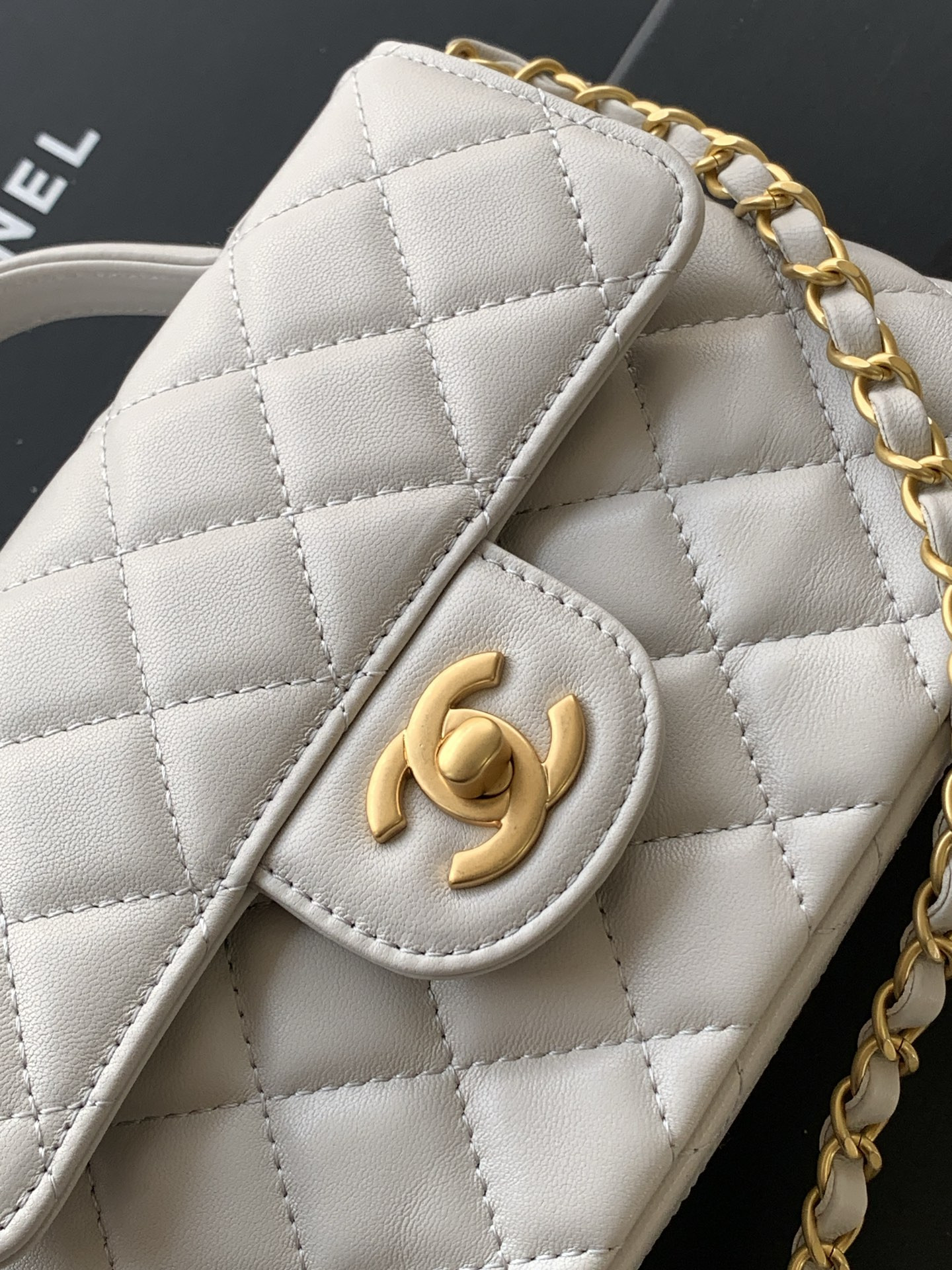 Chanel Small Top Handle Flap Bag AS5355 14x20x6cm