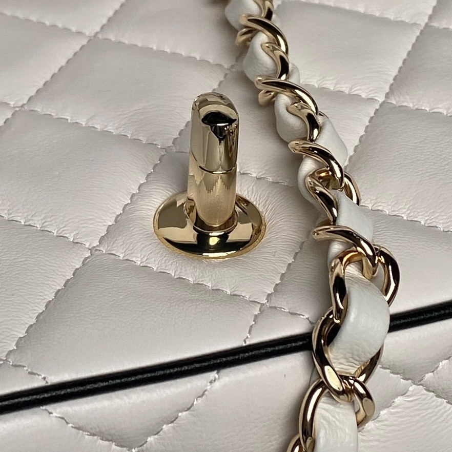 Chanel Mini Flap Bag AS5151 13.5 x 19.5 x 7cm