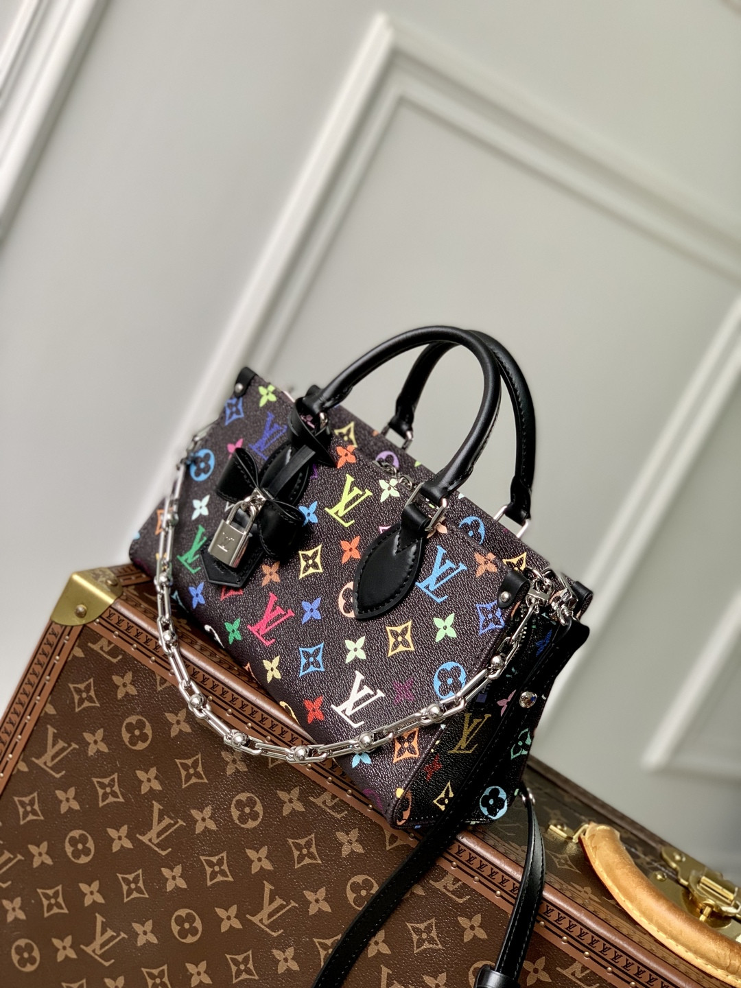 LV x TM OnTheGo East West Chain M13260 25x13x10cm