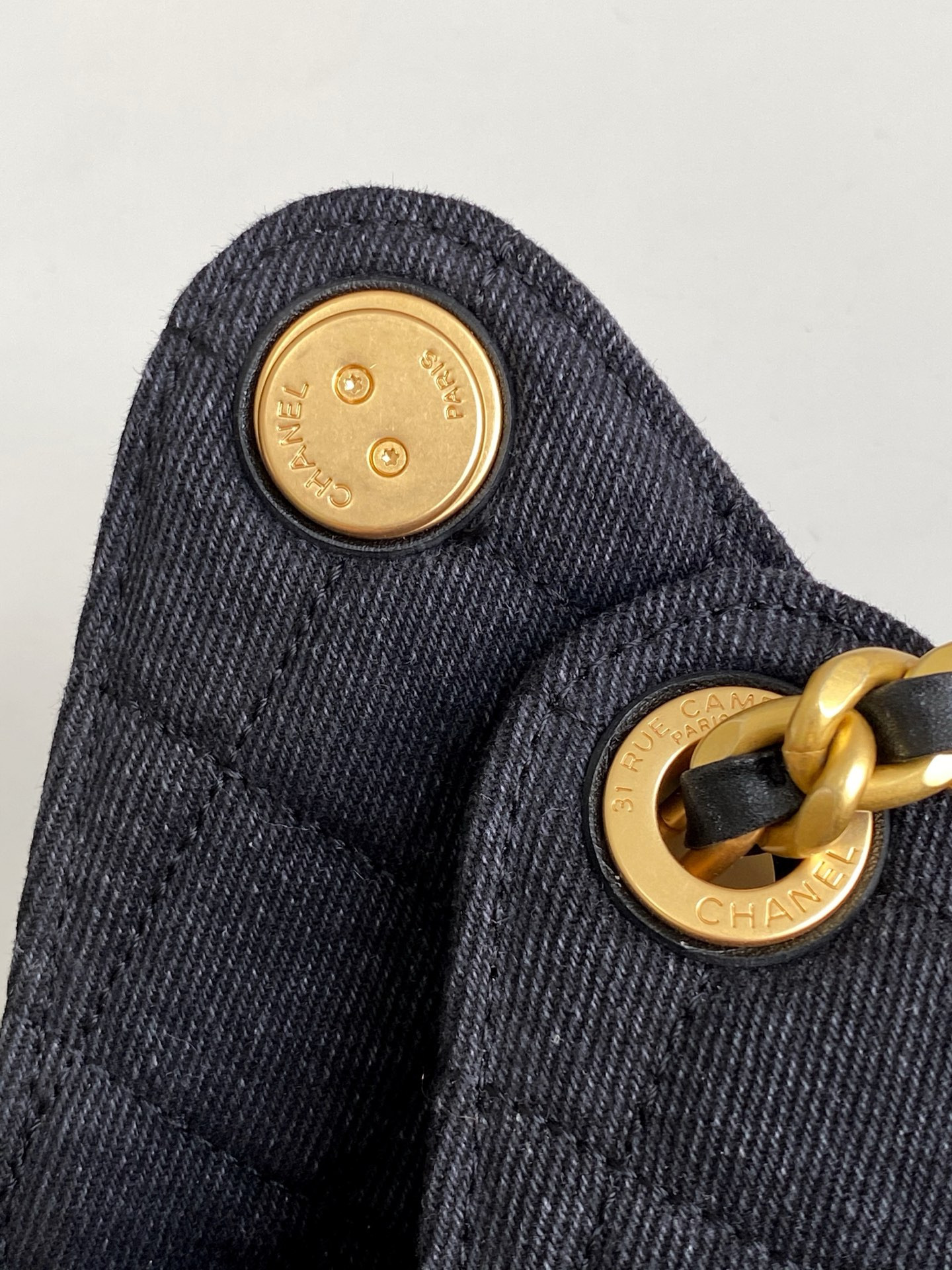 CHANEL 25 small Bucket Hobo handbag AS5293 30x26x14cm