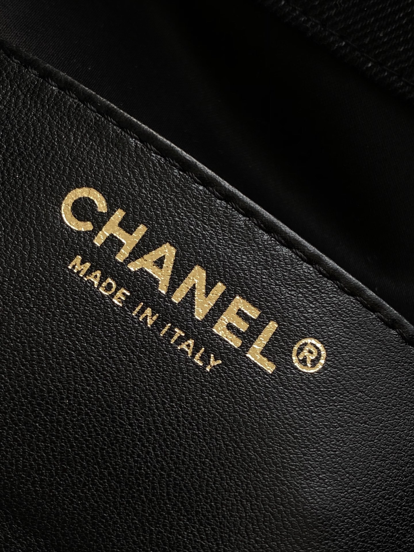 CHANEL 25 small Bucket Hobo handbag AS5293 30x26x14cm