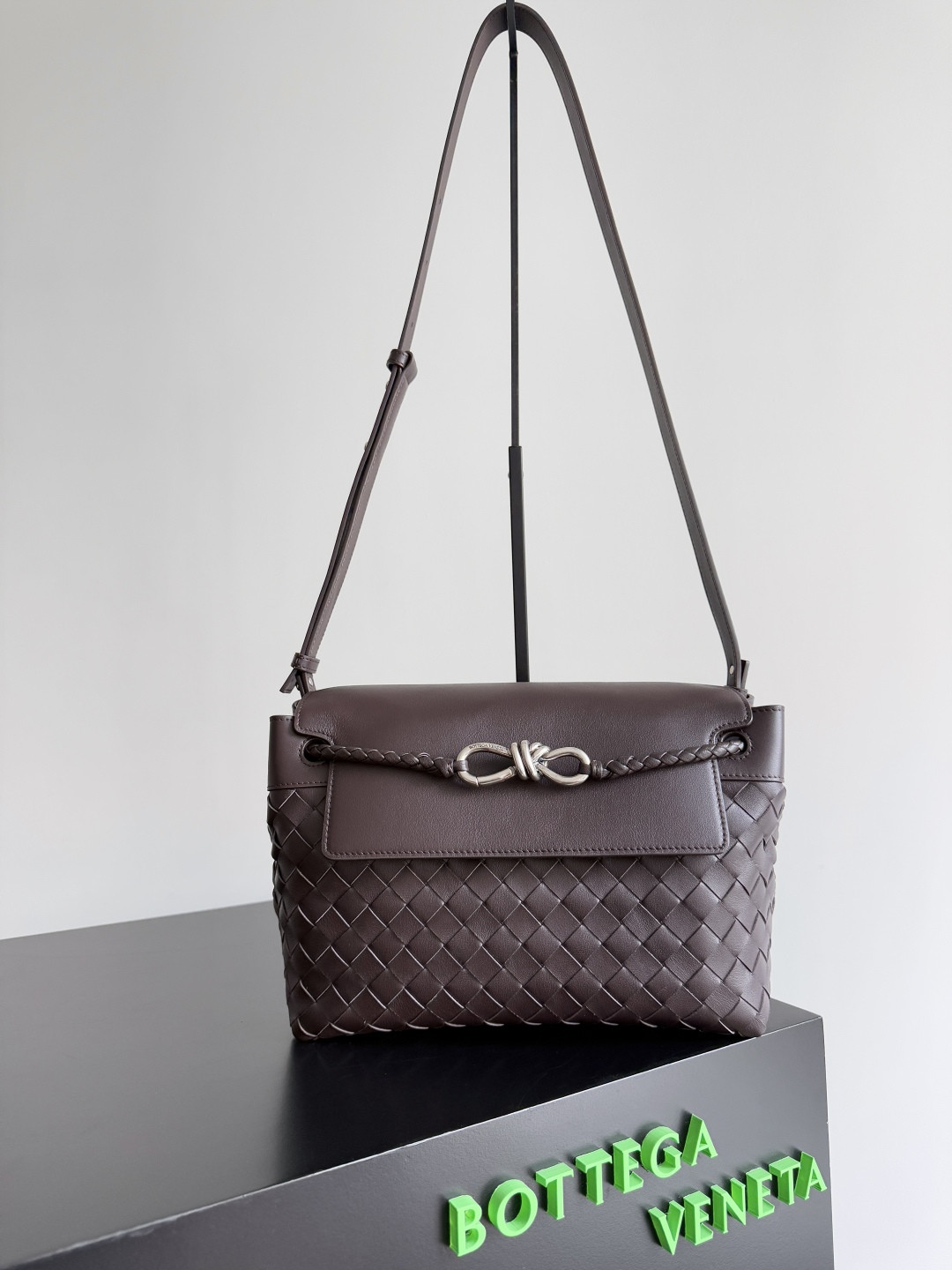 Bottega Veneta Small Andiamo Messenger 29x20x13cm