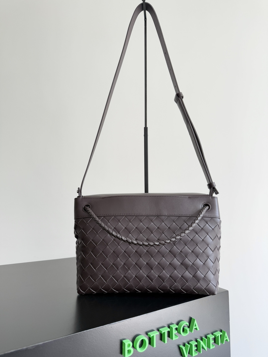 Bottega Veneta Small Andiamo Messenger 29x20x13cm