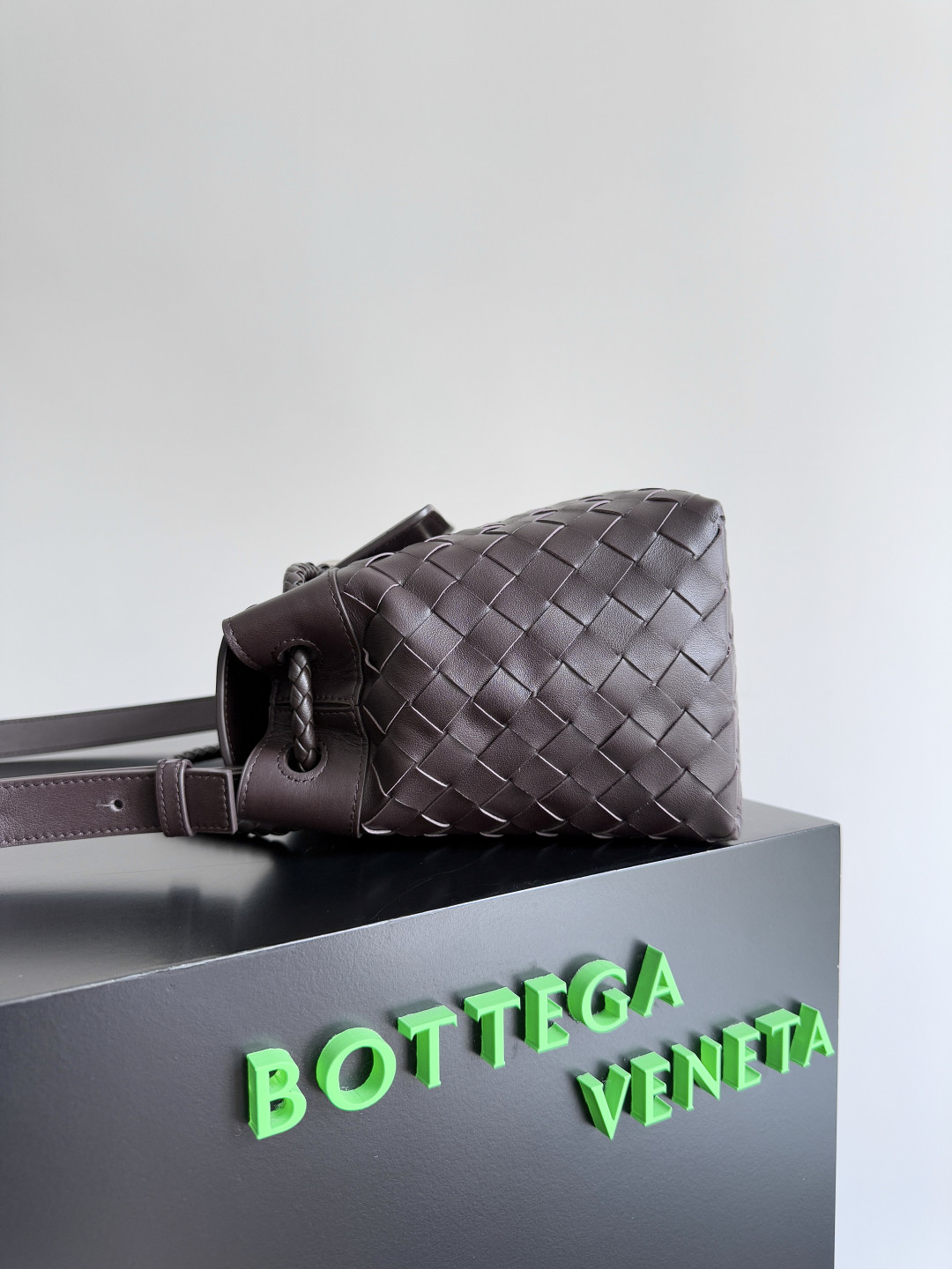 Bottega Veneta Small Andiamo Messenger 29x20x13cm