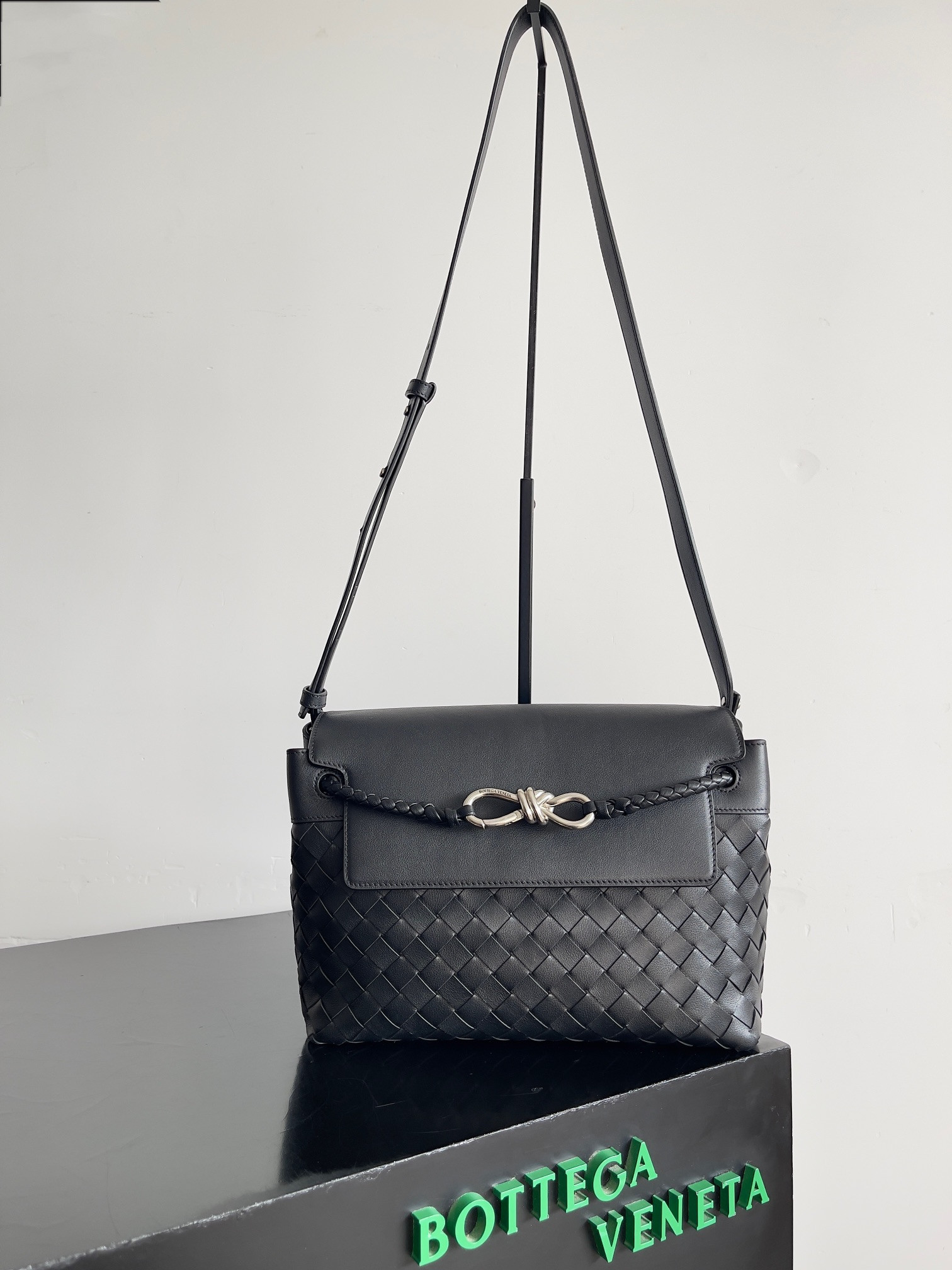 Bottega Veneta Small Andiamo Messenger 29x20x13cm