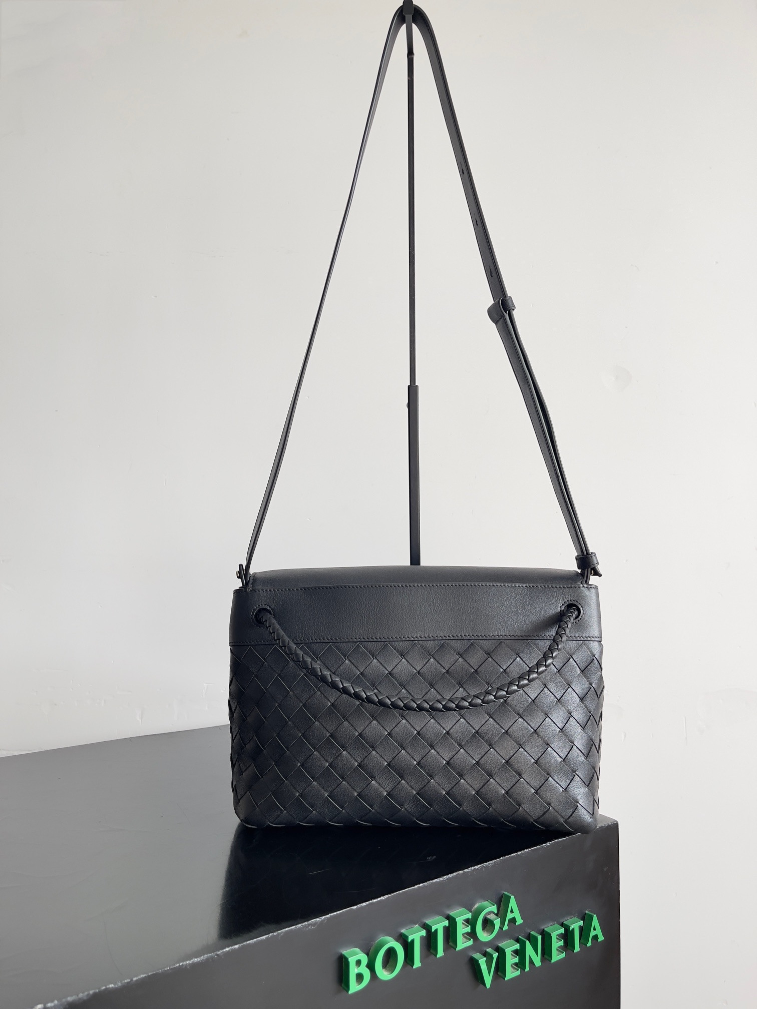 Bottega Veneta Small Andiamo Messenger 29x20x13cm