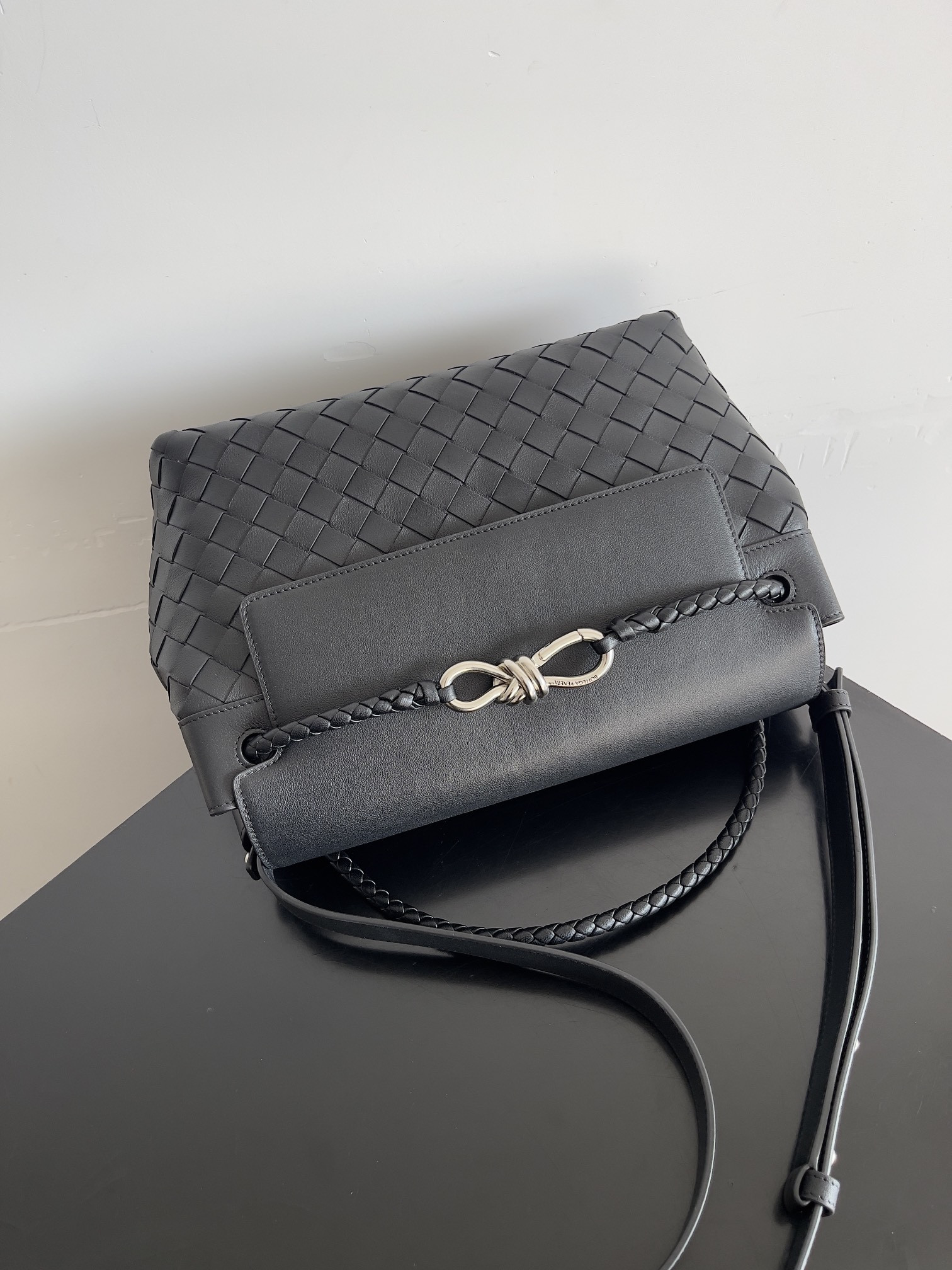 Bottega Veneta Small Andiamo Messenger 29x20x13cm