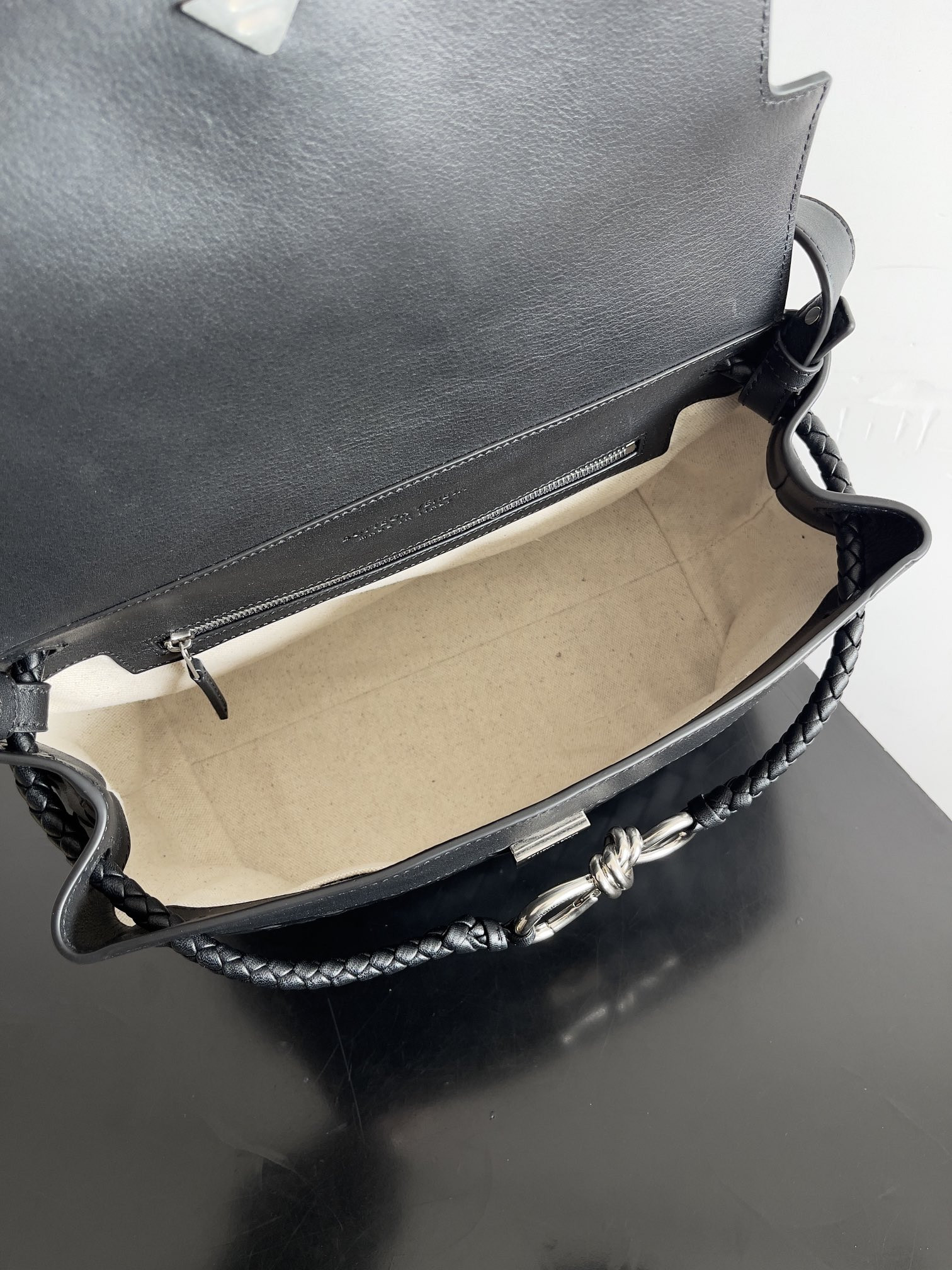 Bottega Veneta Small Andiamo Messenger 29x20x13cm