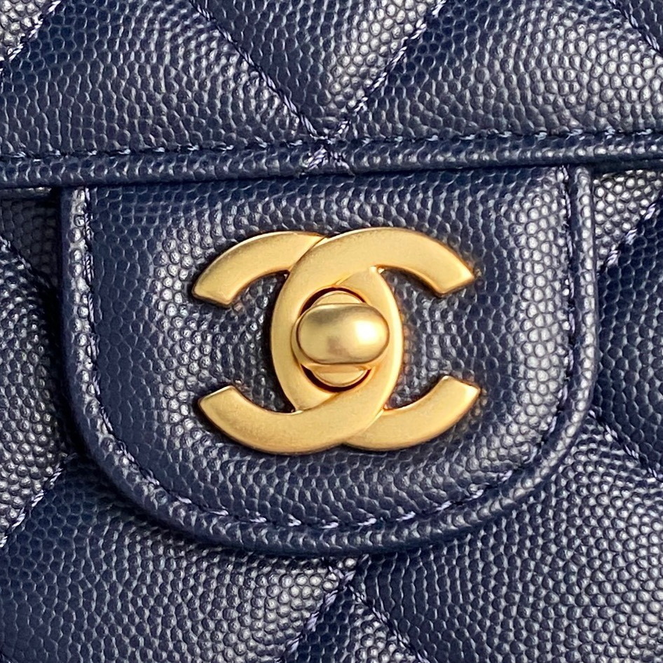 Chanel Classic Flap Bag 16×22×5cm AS5166