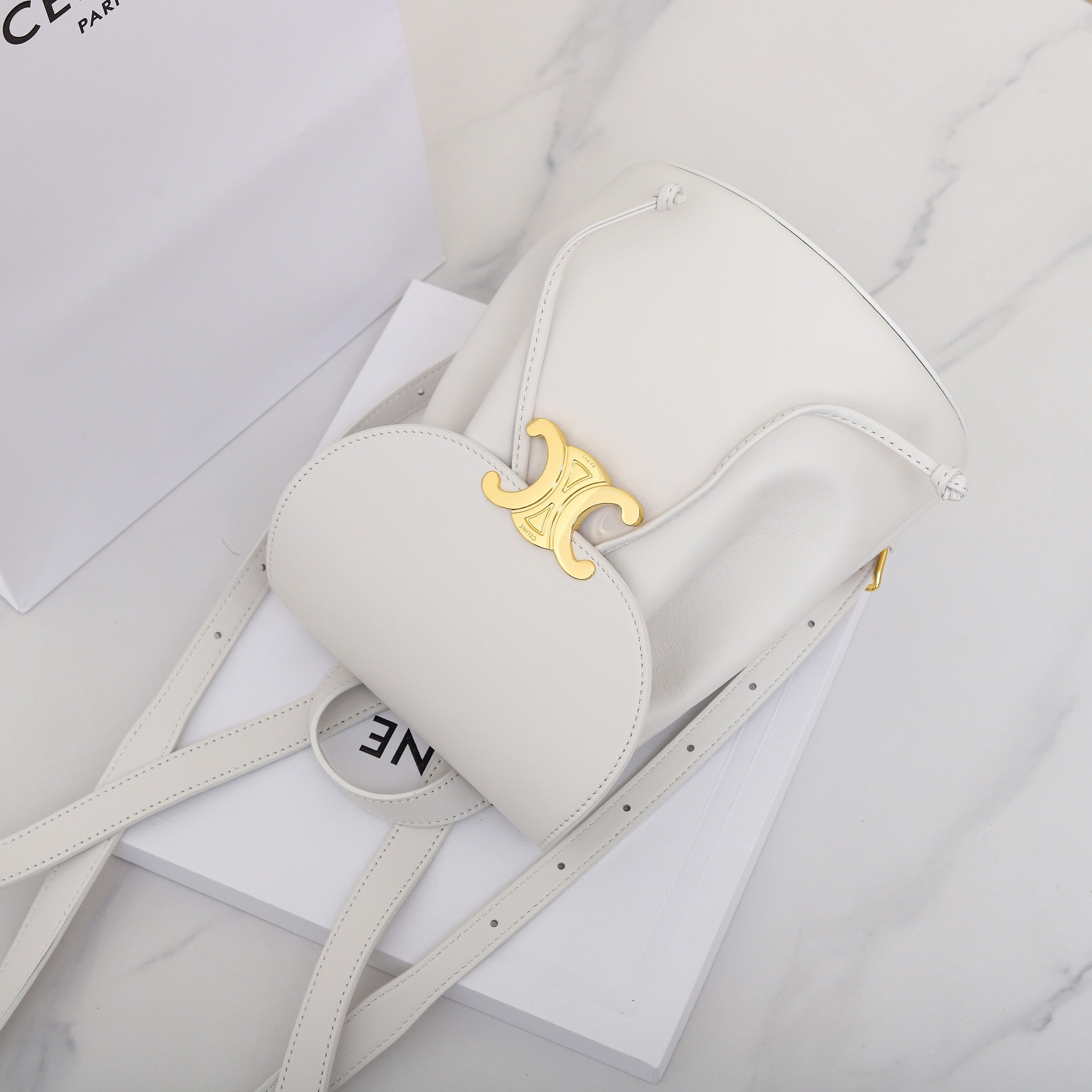 CELINE BONNIE BACKPACK IN SMOOTH CALFSKIN 118703 25x18x13cm