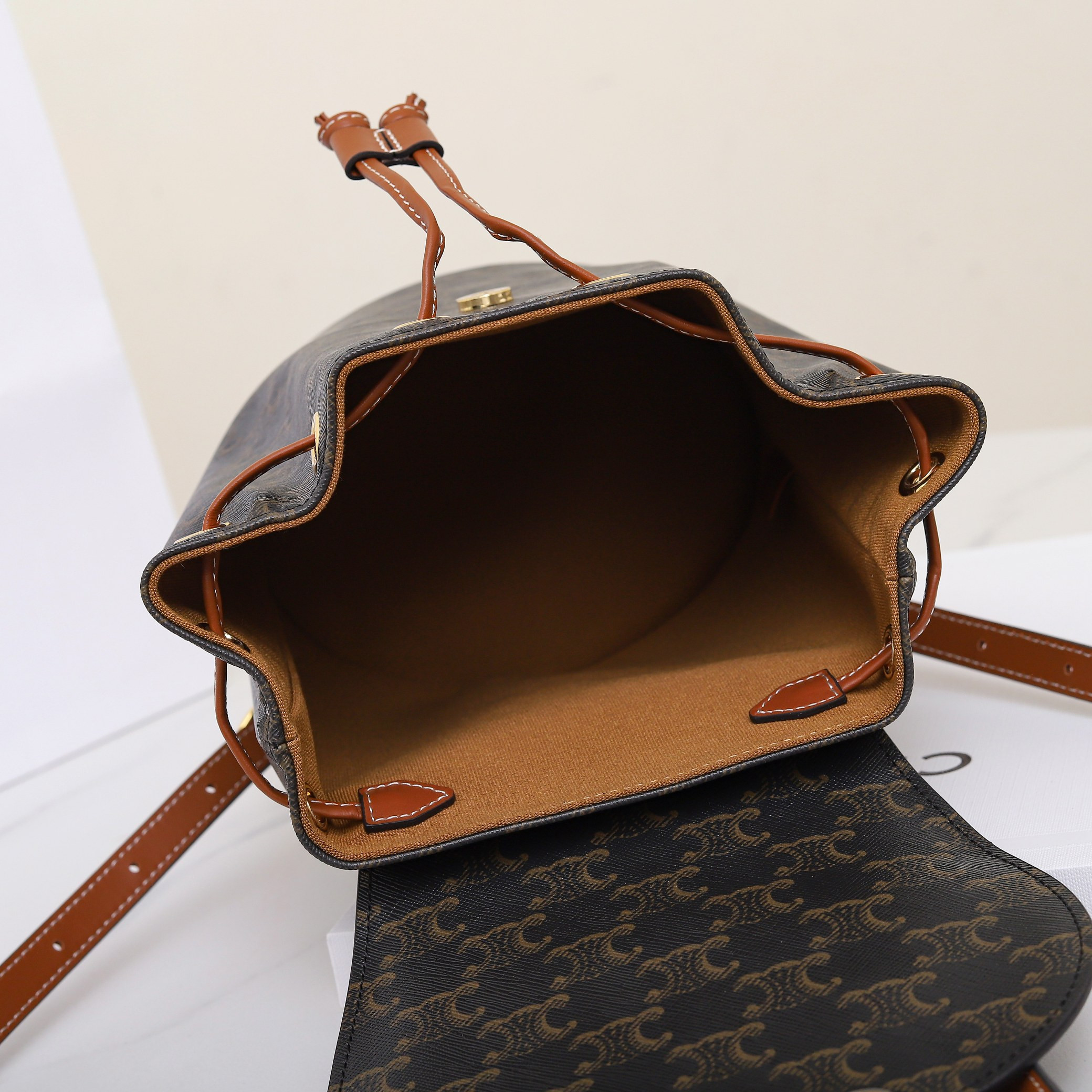 CELINE BONNIE BACKPACK IN TRIOMPHE CANVAS AND CALFSKIN 118702 25x18x13cm