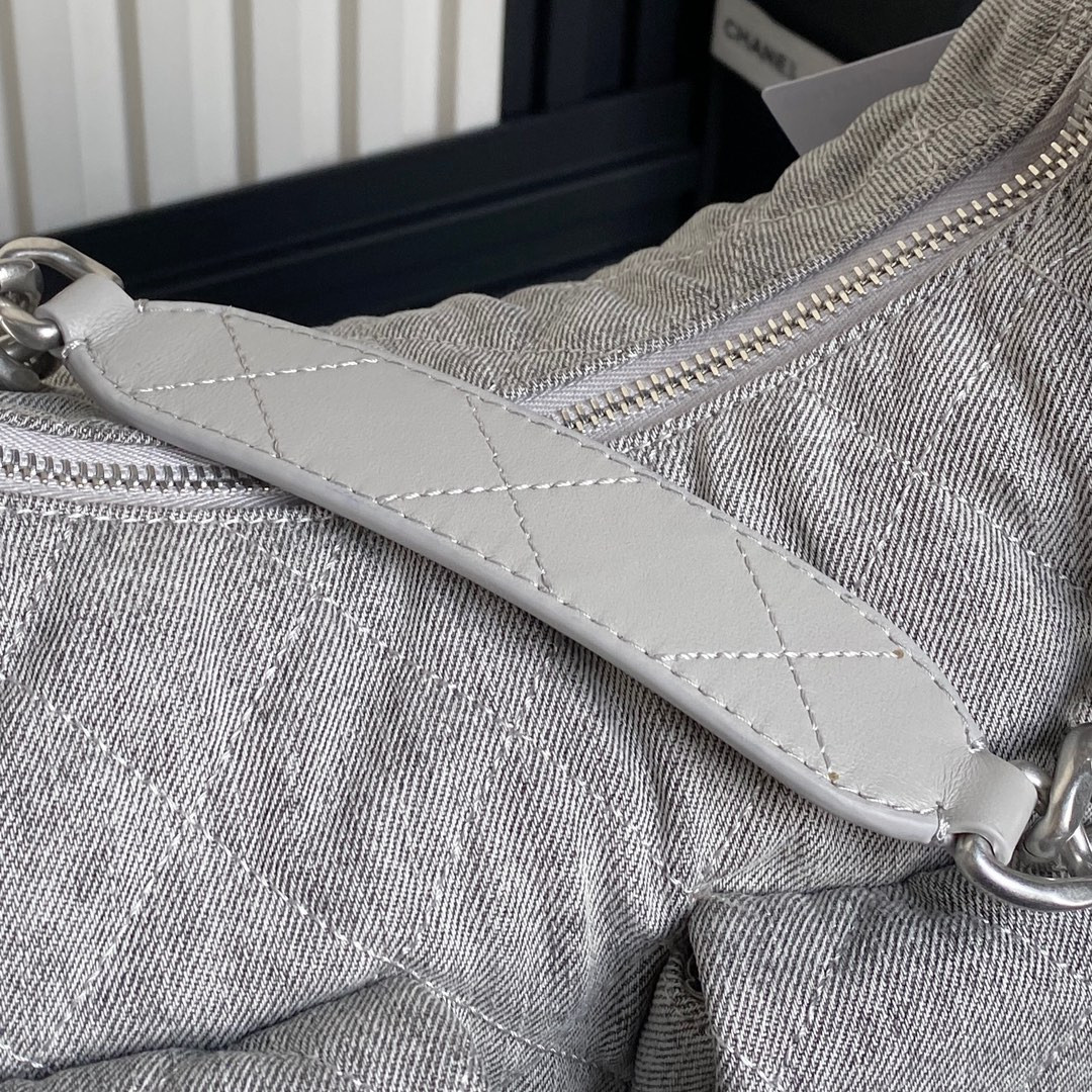 Chanel 25c Maxi Hobo Bag 27×35×18cm