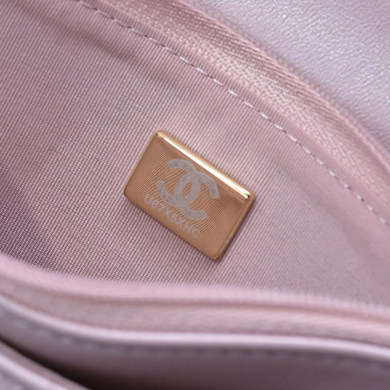 CHANEL SPRING-SUMMER 2025 PRE COLLECTION WALLET ON AP4537 19.5 × 13 × 3.5cm