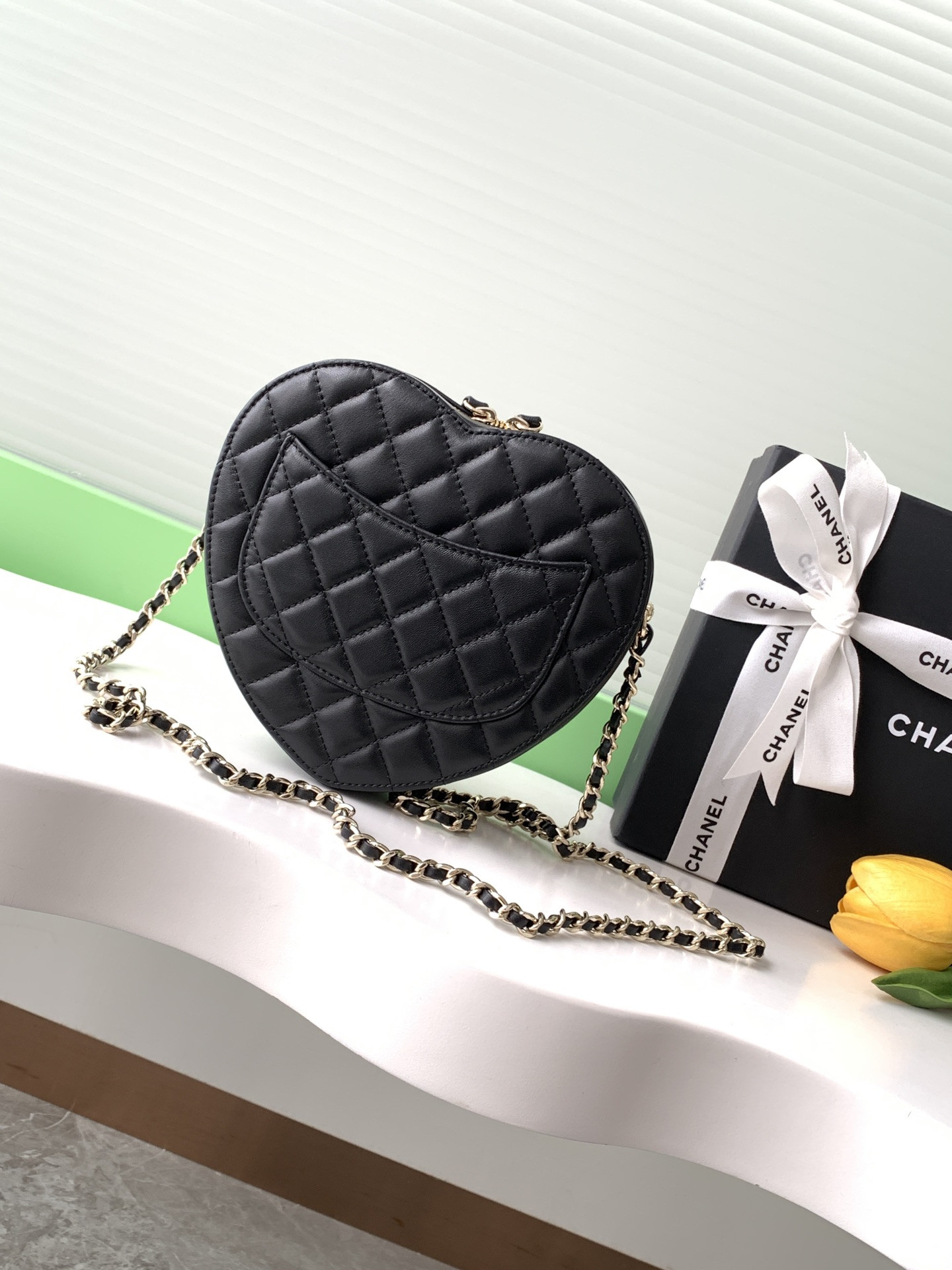 Chanel 22cc Love Bag AS3191 18x16.5x6.5cm