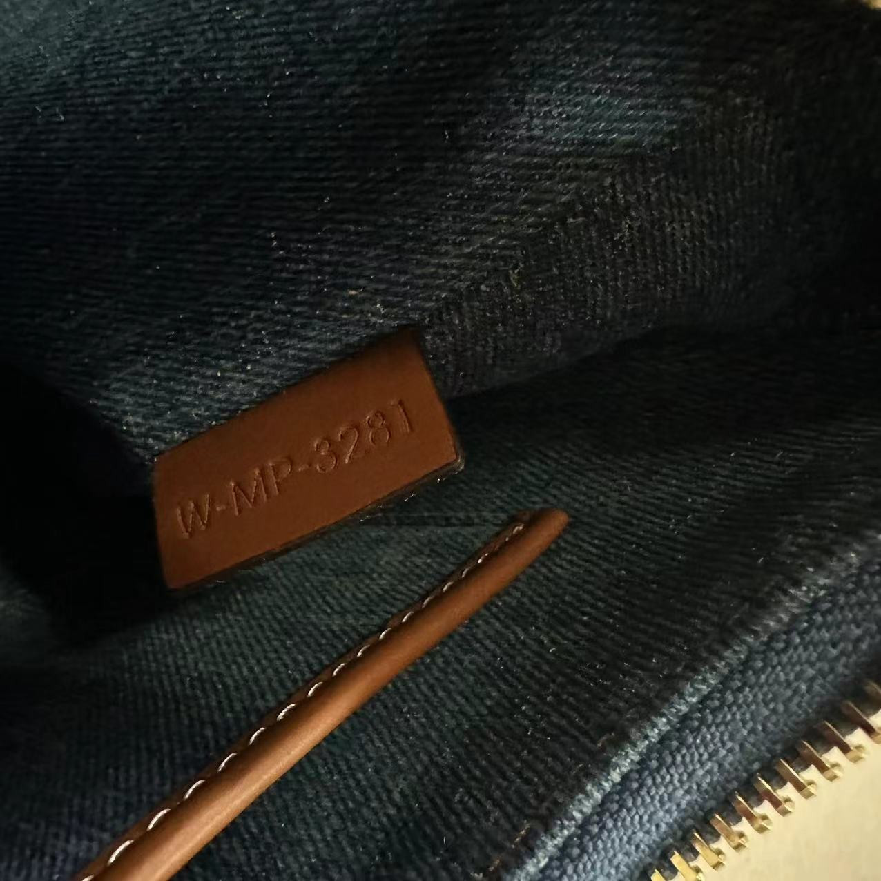 Celine AVA Triomphe Bag 23x13.5x6cm