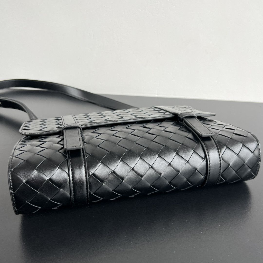 Bottega Veneta Piccolo 30x21x6.6cm