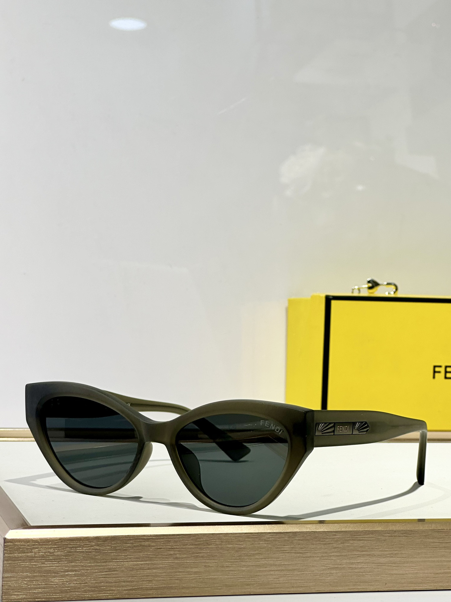 Fendi Glasses FE40164U 54-18-148