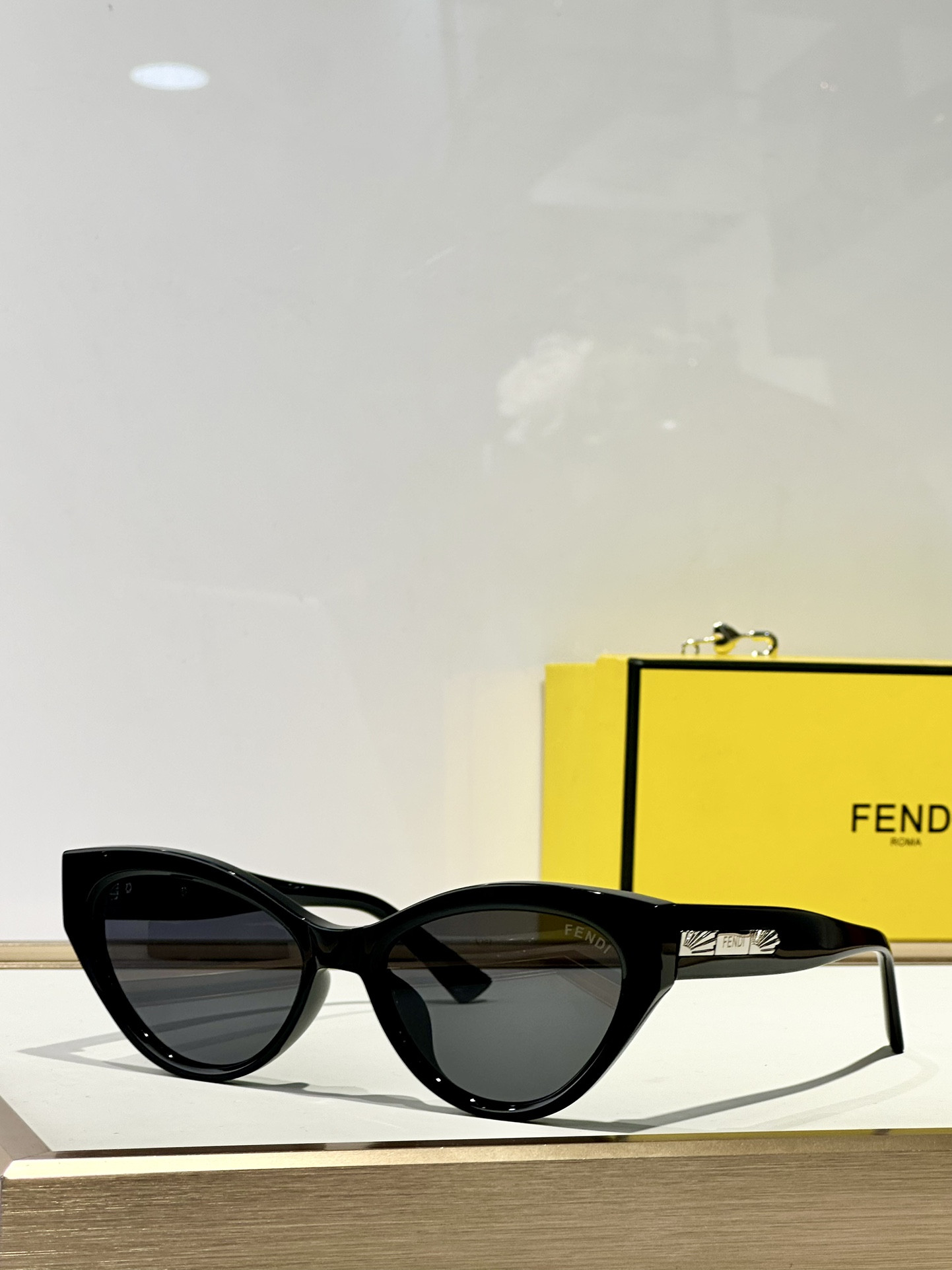 Fendi Glasses FE40164U 54-18-148