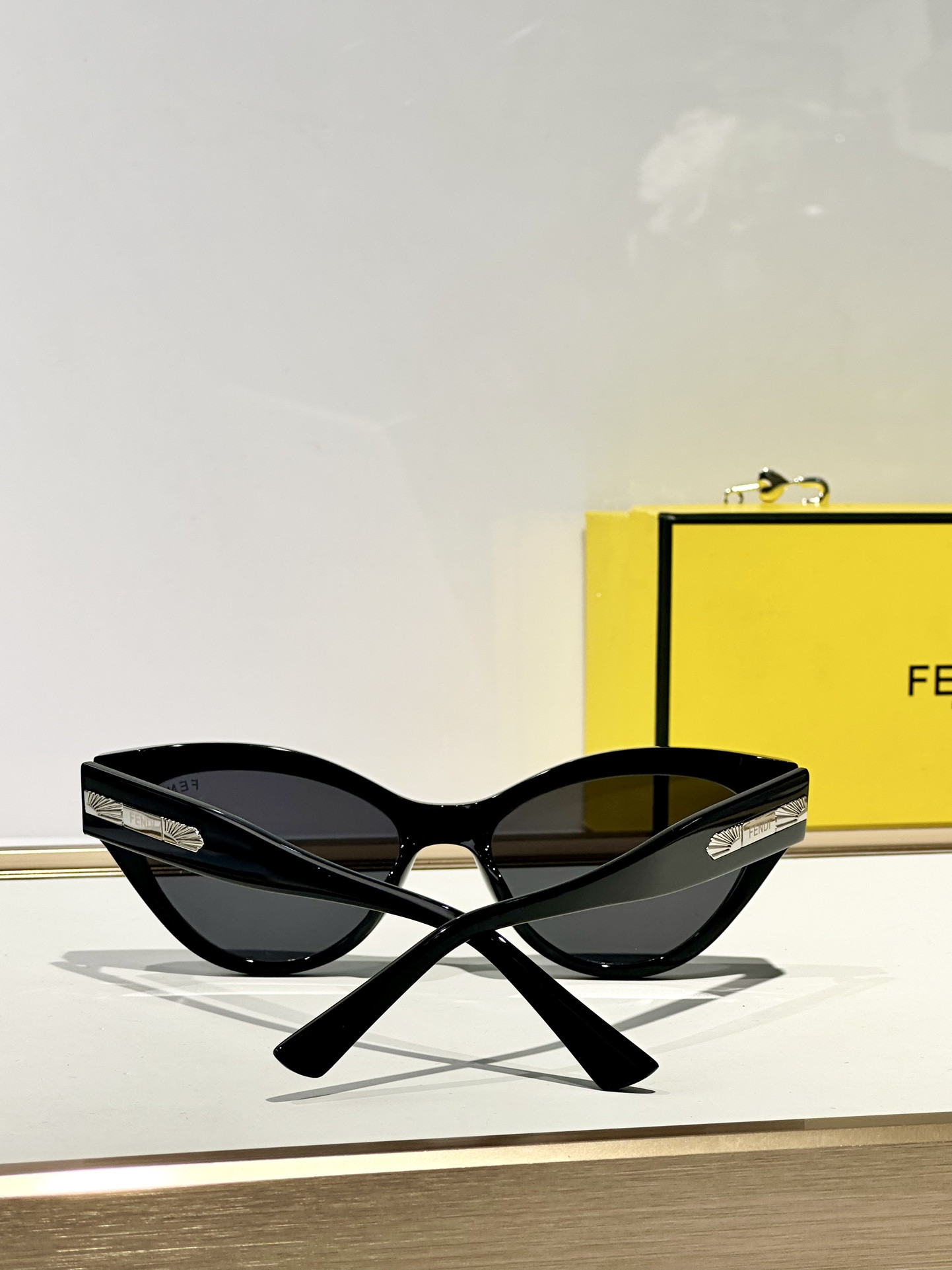 Fendi Glasses FE40164U 54-18-148