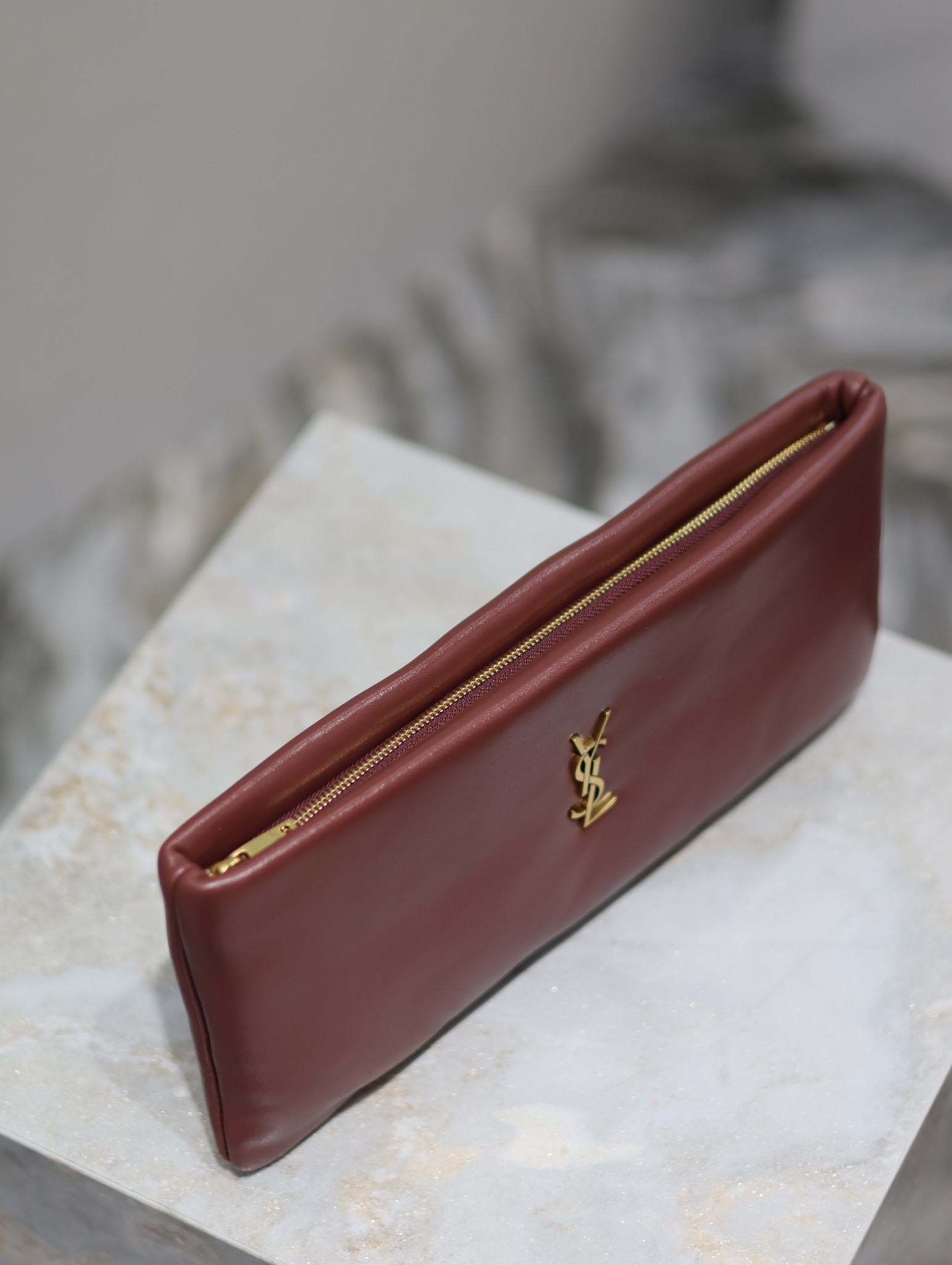 YSL calypso long pouch in lambskin 30 x 15 x 3.5 cm
