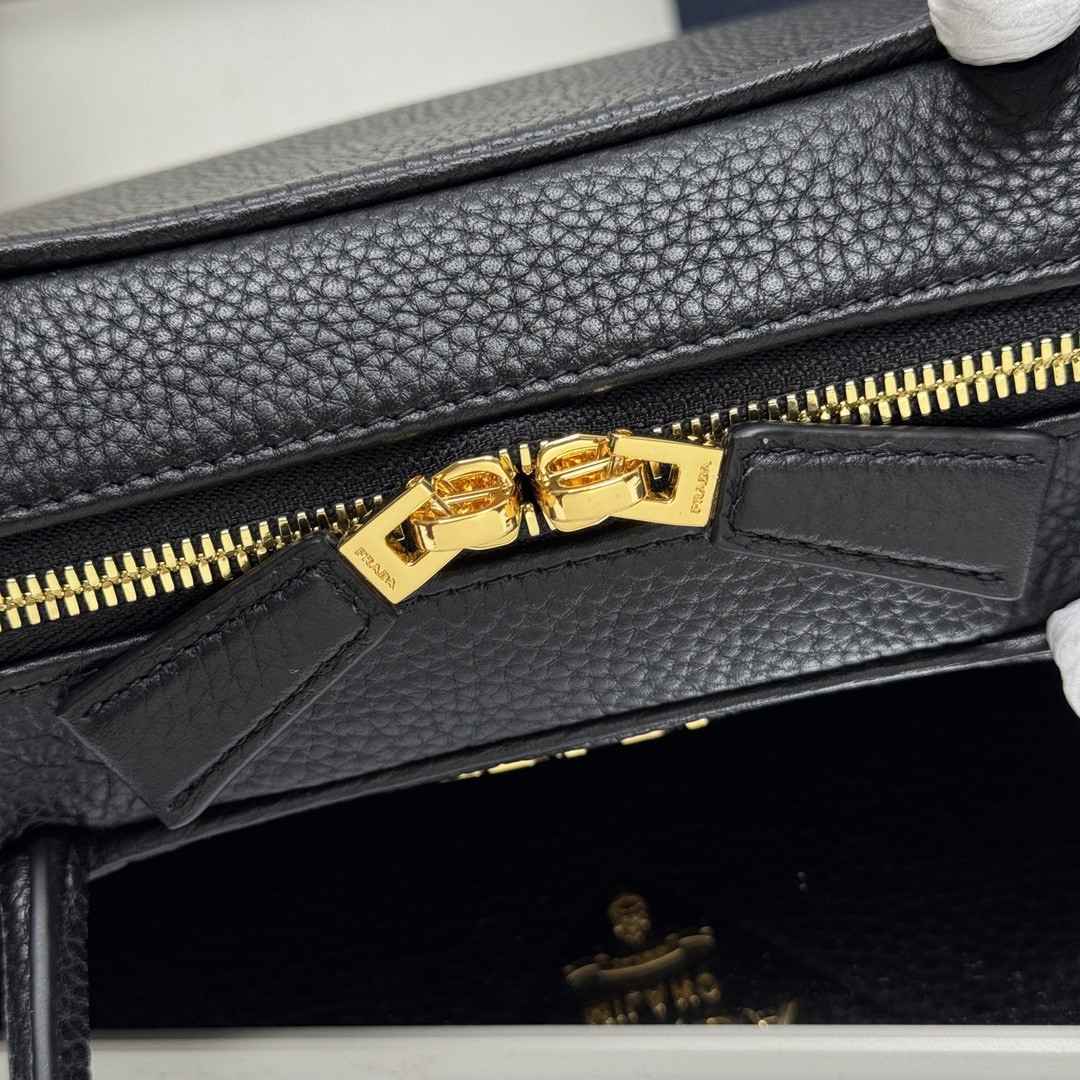 Prada Medium top handle bag in Vitello Dino soft leather 13x28x8cm