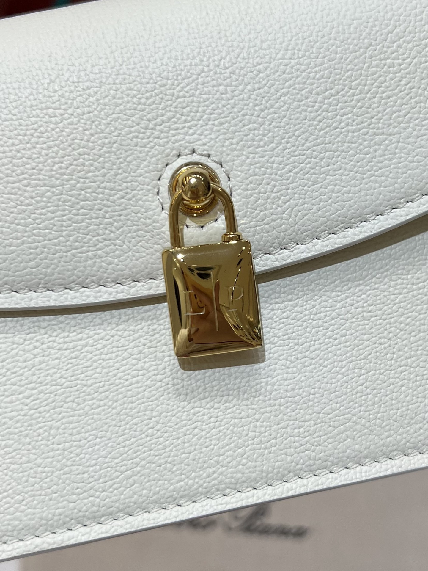 Loro Piana Extra Pochette 18 x 10 x 2.5 cm