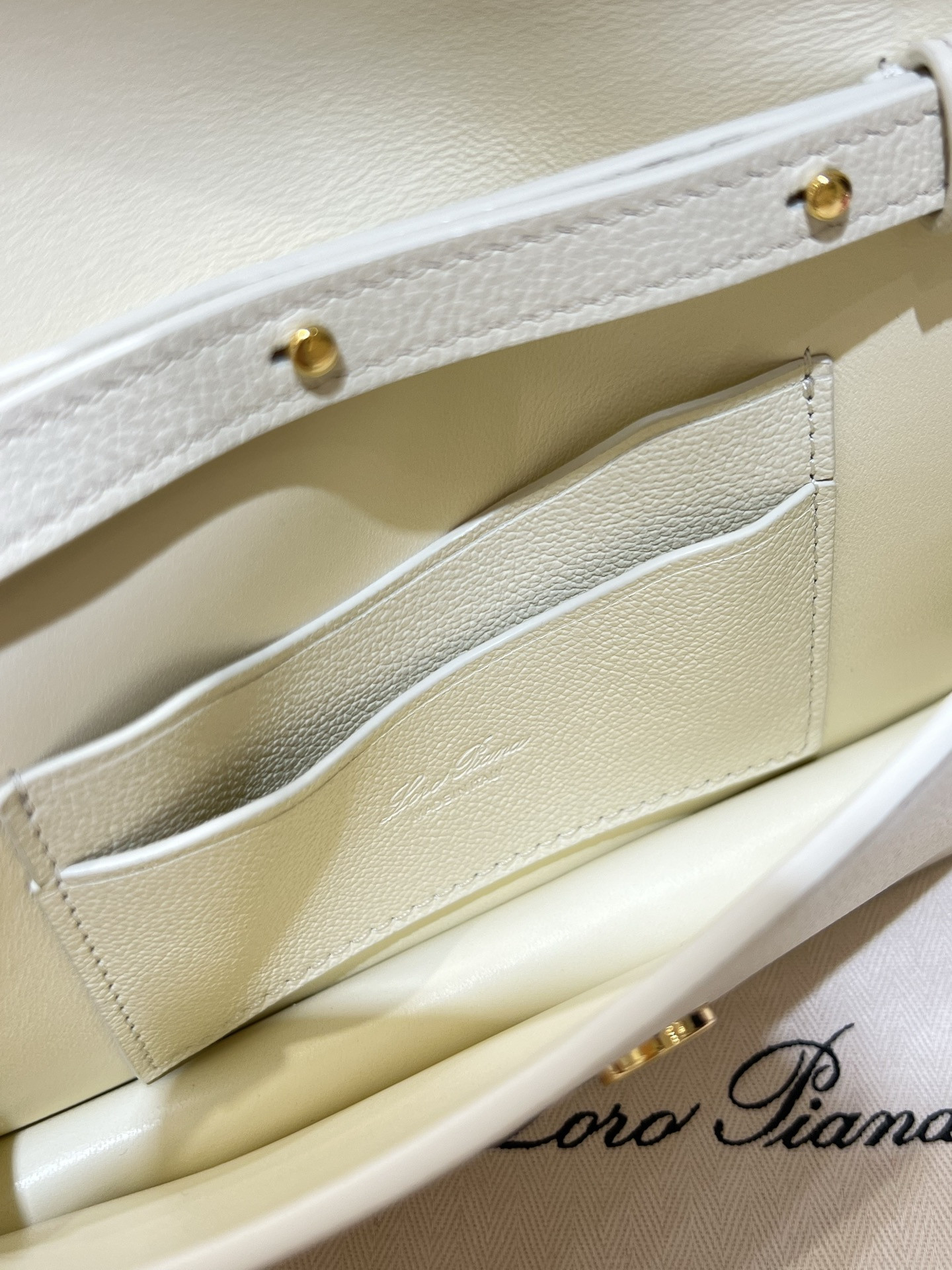 Loro Piana Extra Pochette 18 x 10 x 2.5 cm