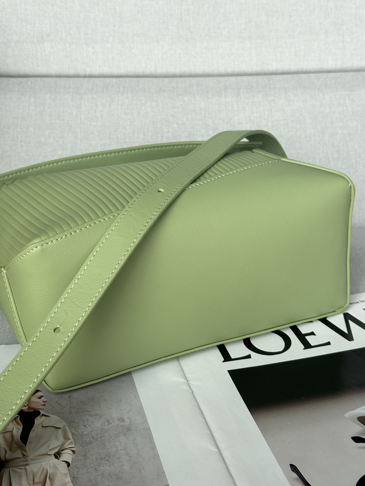 LOEWE Small Puzzle bag in calfskin 24x10.5x16.5cm