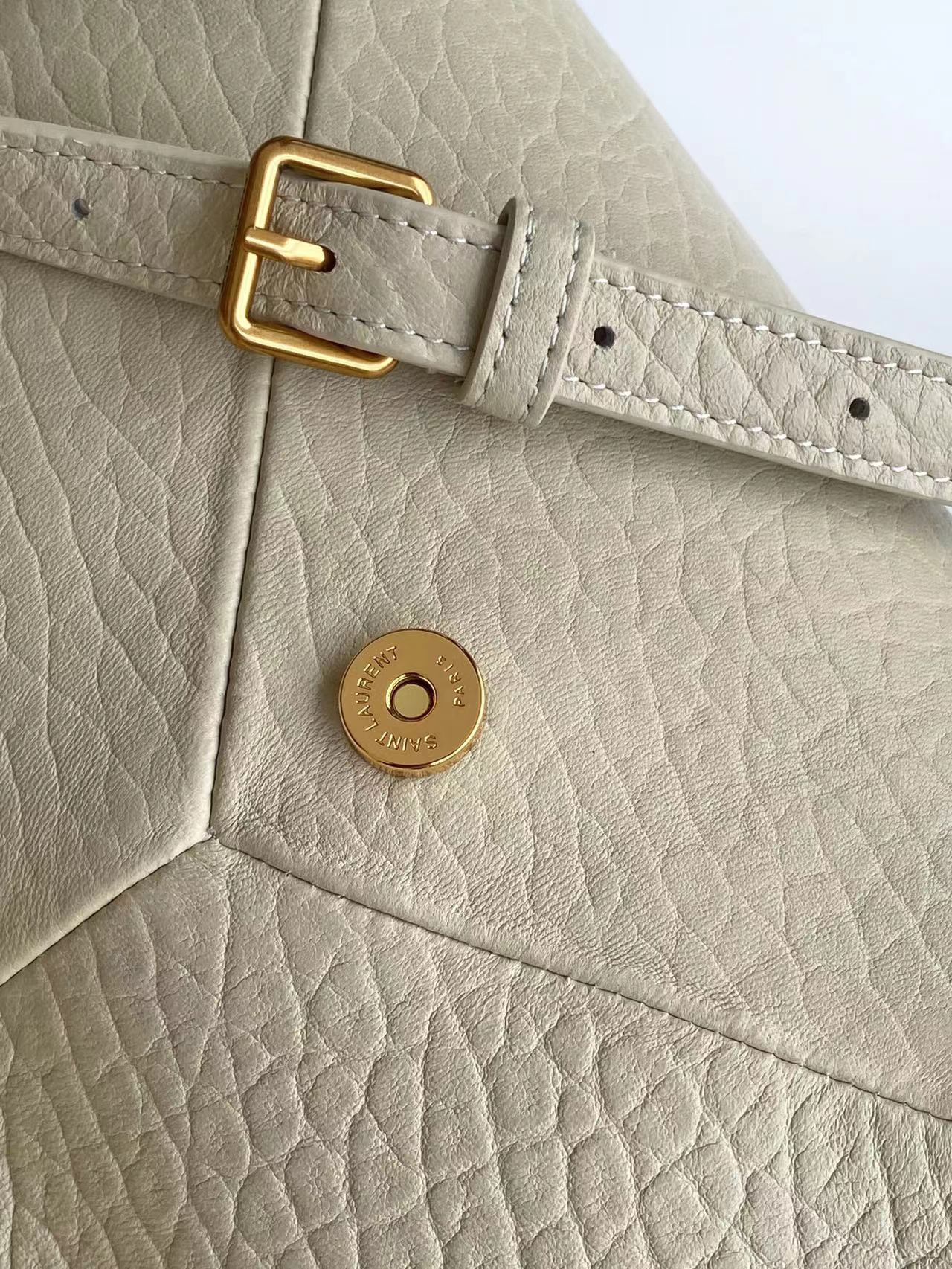 YSL Cassandra envelope messenger in lambskin 23x16.5x6CM