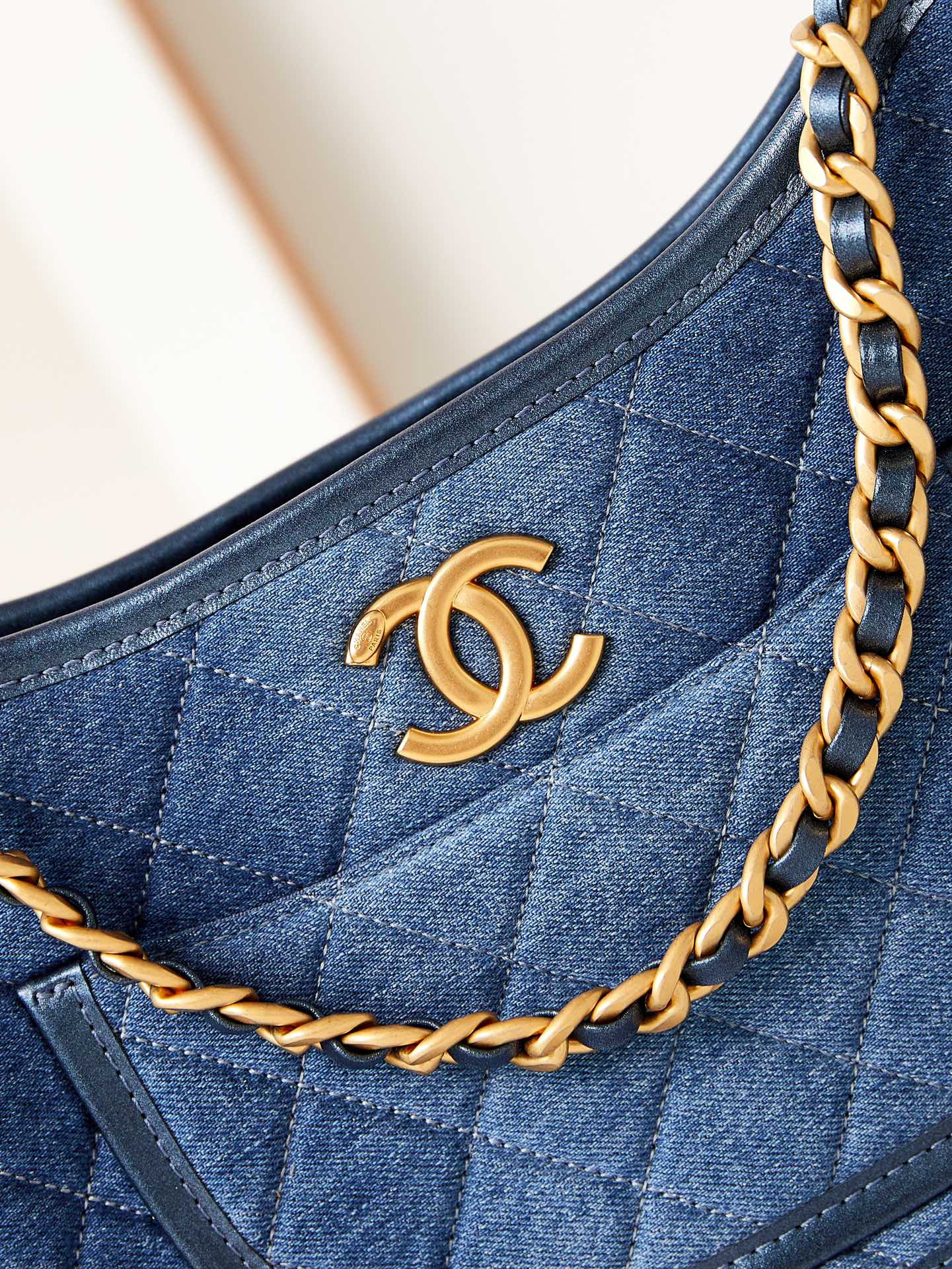 Chanel 24s Denim Retro HOBO Bag 20x24x6cm