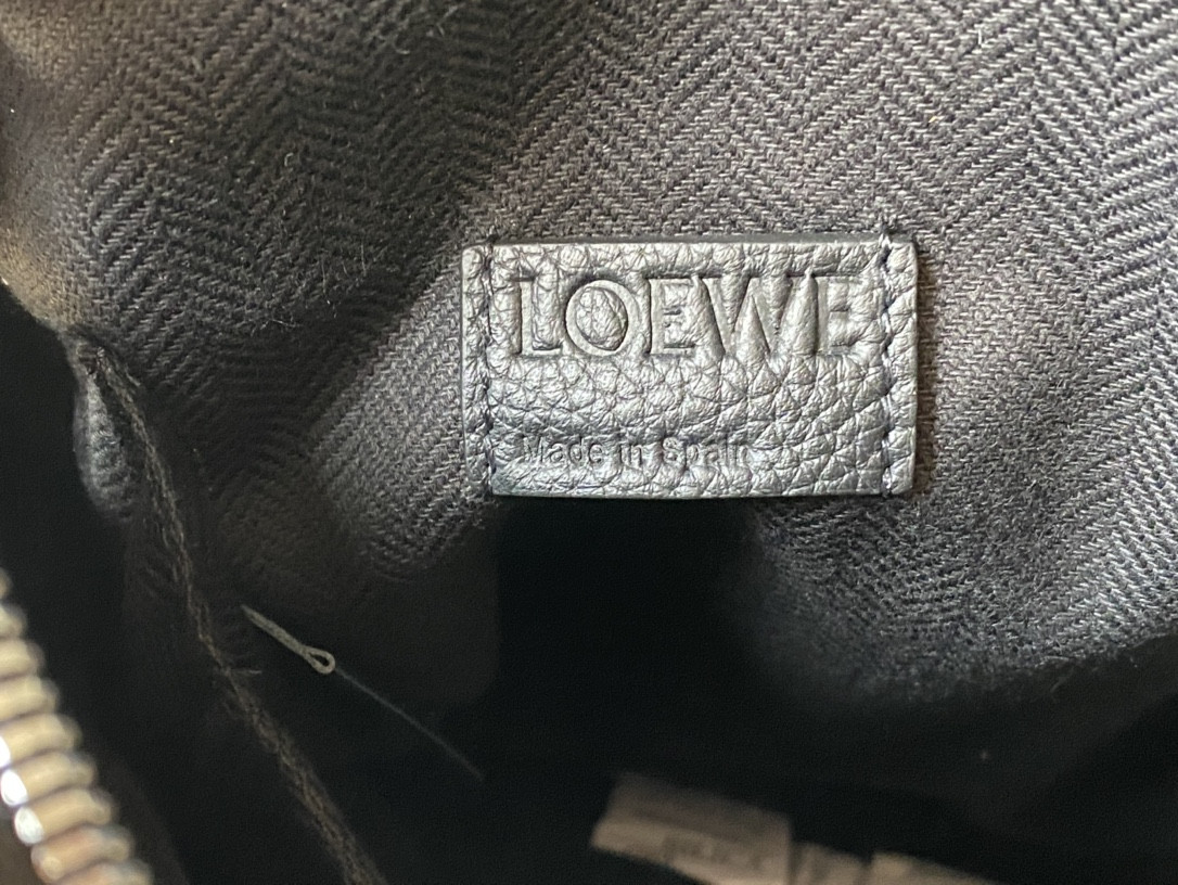 LOEWE Goya Slim Briefcase in Soft Grained Calfskin 27.5x7.5x38cm