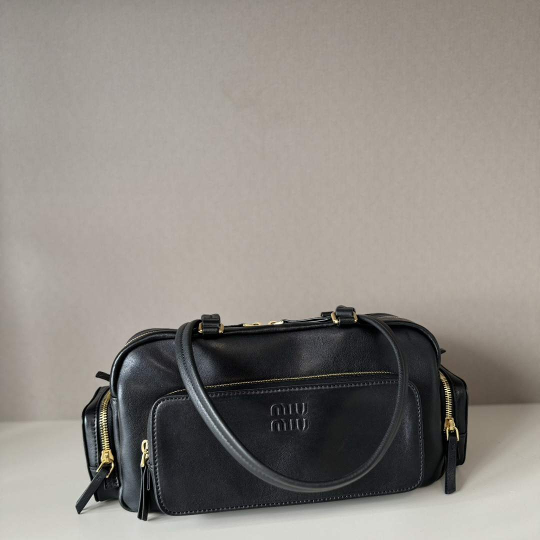 Miu Miu Pocket washed nappa leather bag 32x15.5x11cm