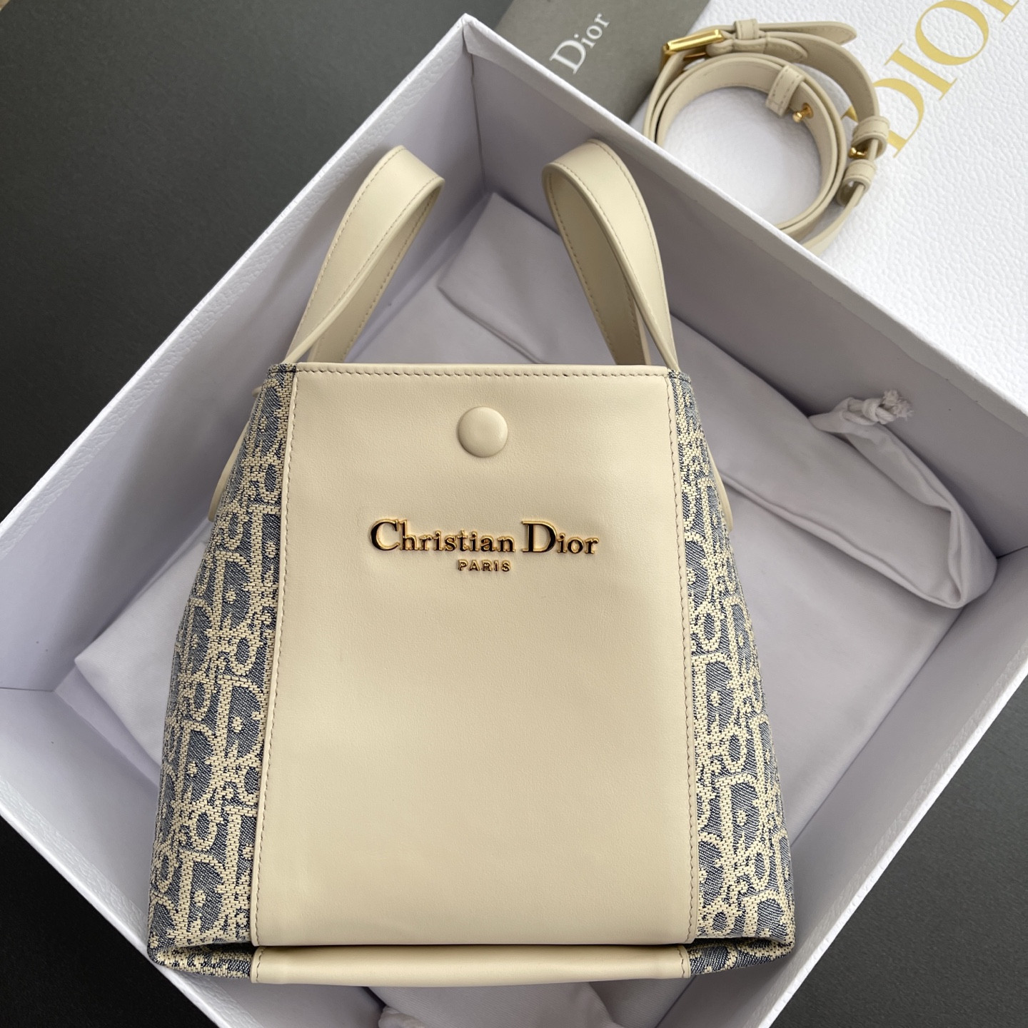 Dior Small Signature Bucket Bag 21x19x11cm