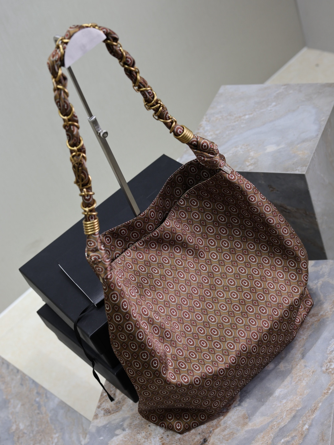 YSL Amalia (Jacquard) 42x50x1cm