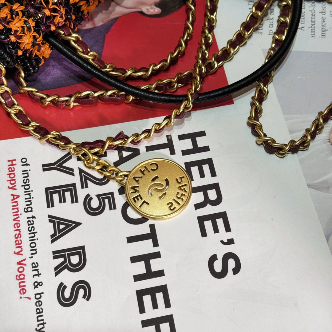 Chanel 22 mini Handbag 23x18.5x6cm