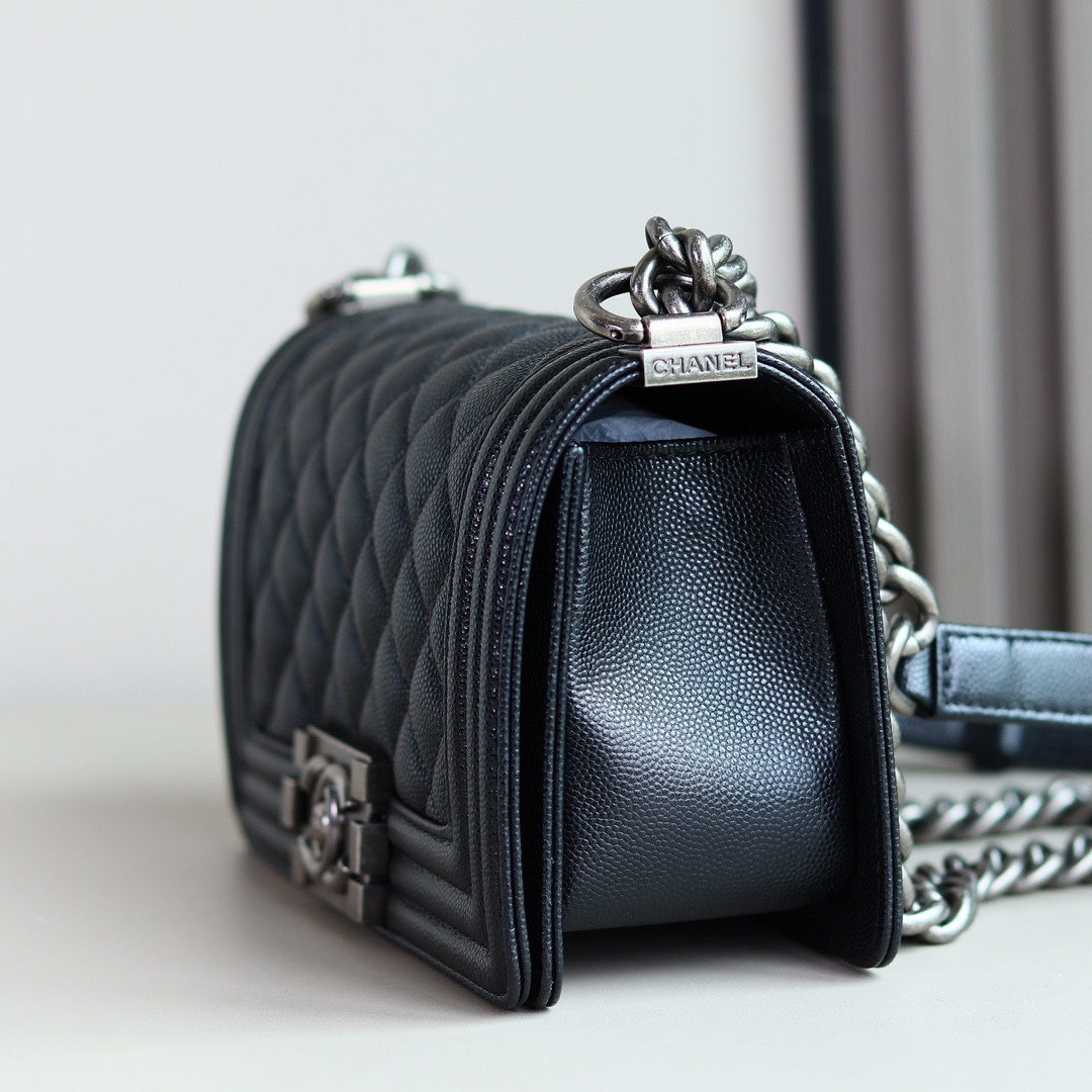 CHANEL Small BOY Handbag A67085 12x20.5x8.5cm