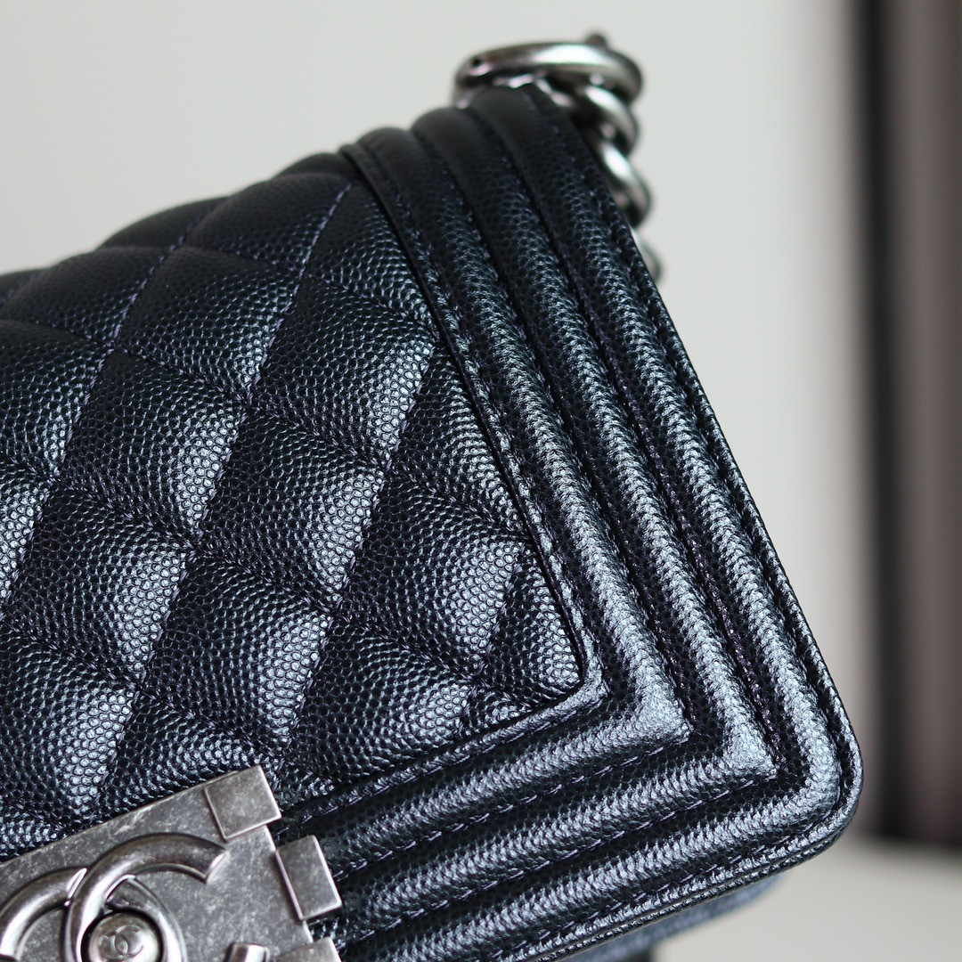 CHANEL Small BOY Handbag A67085 12x20.5x8.5cm