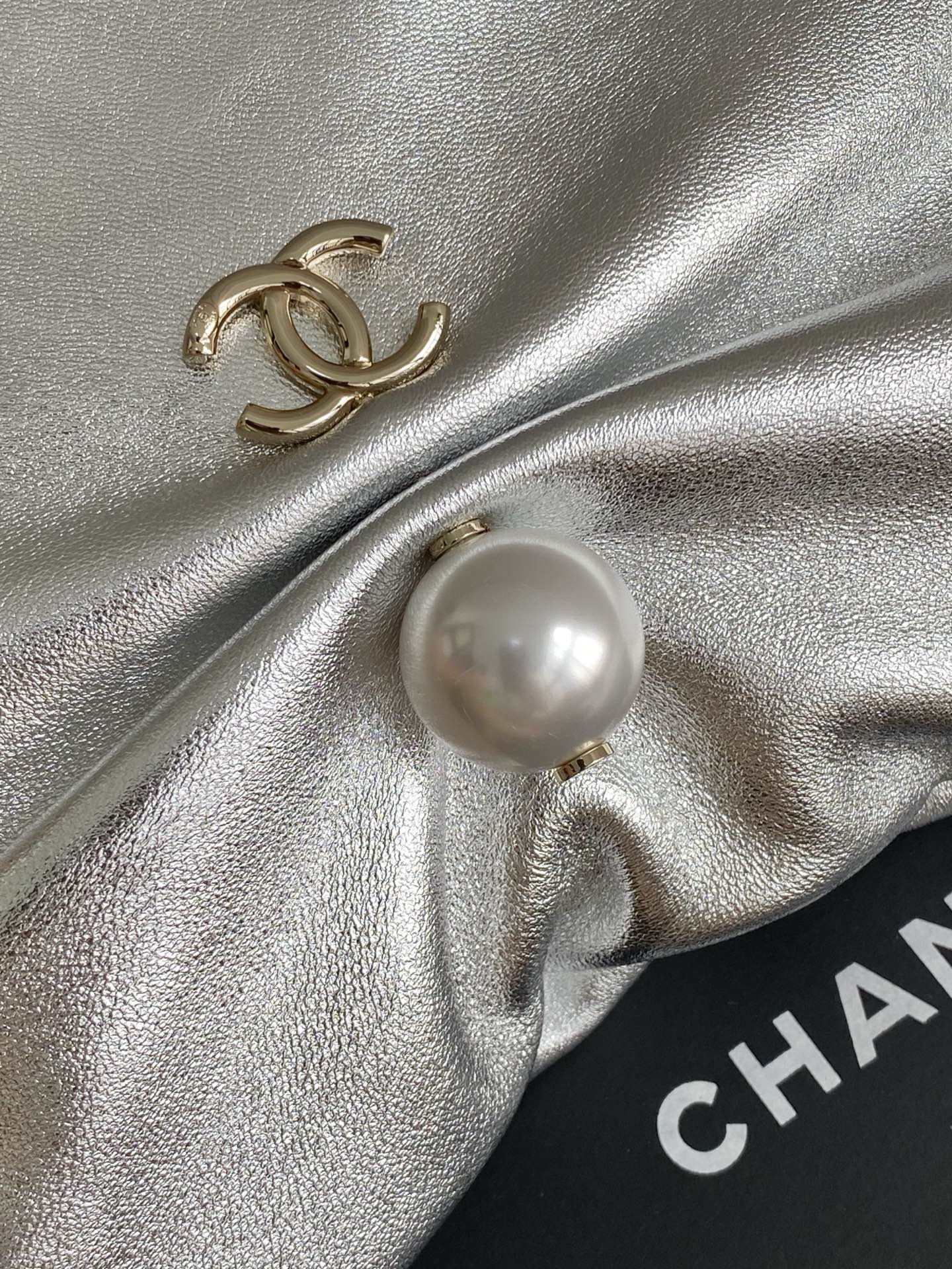 Chanel Clutch with Chain 14x24x5cm