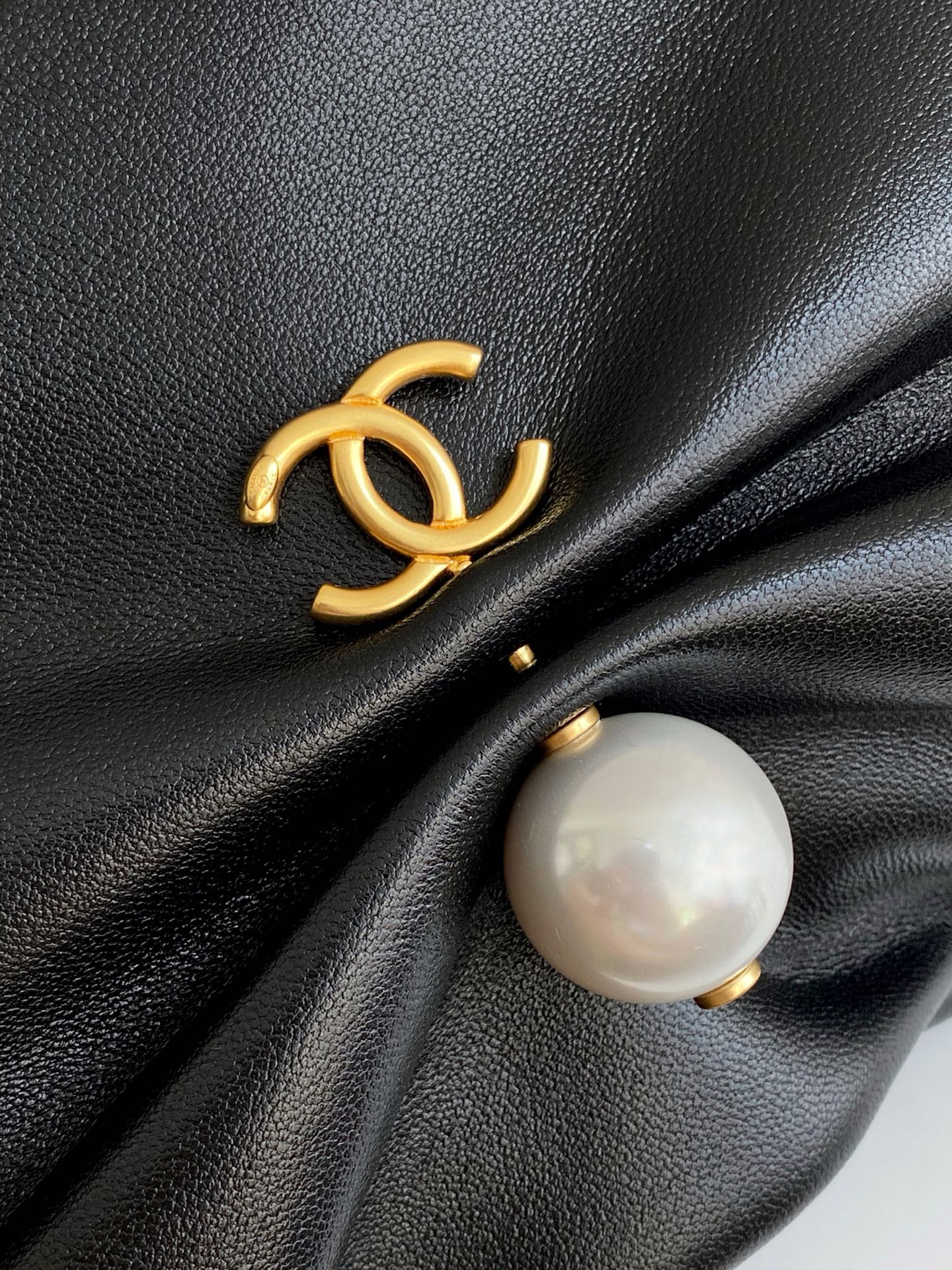 Chanel Clutch with Chain 14x24x5cm